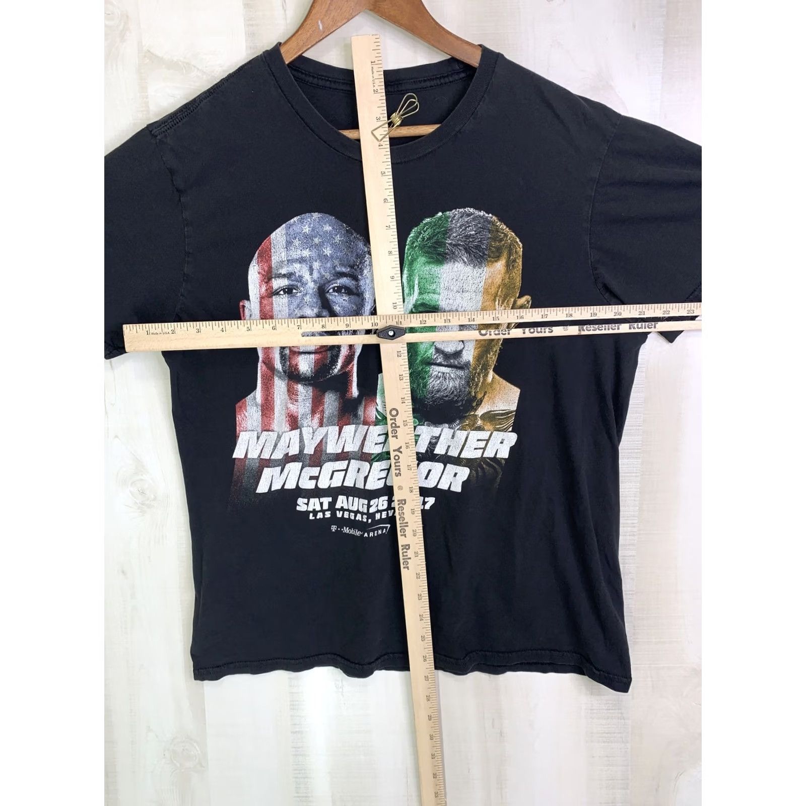Vintage Floyd Mayweather Conner McGregor 2017 Las Vegas T-Shirt L Black Mens Short Sleeve Crew Neck LRG-11338 Size US L / EU 52-54 / 3 - 4 Thumbnail