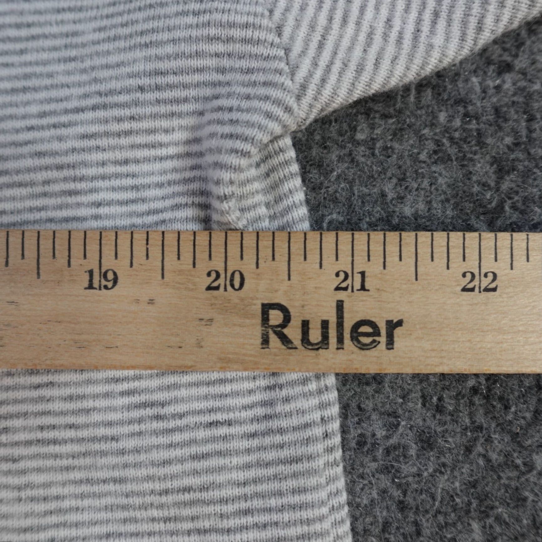 Vintage VINTAGE University of Manitoba Women's T-shirt Striped Crew Neck Short Sleeve Gray Cropped L OS Size L / US 10 / IT 46 - 7 Thumbnail