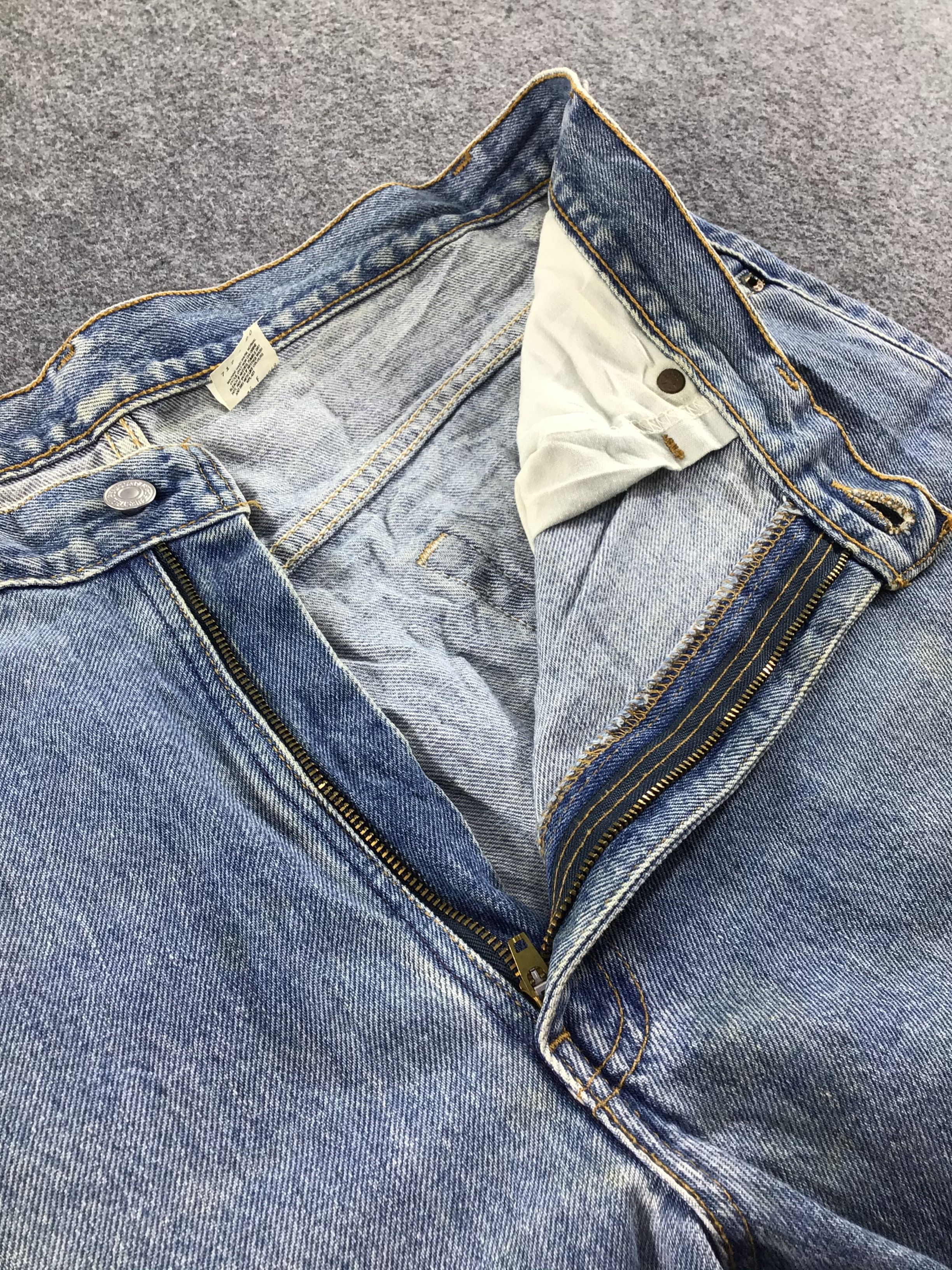 Levi's Vintage Levis 550 Jeans Dirty Medium Wash -J535 Size US 39 - 8 Thumbnail