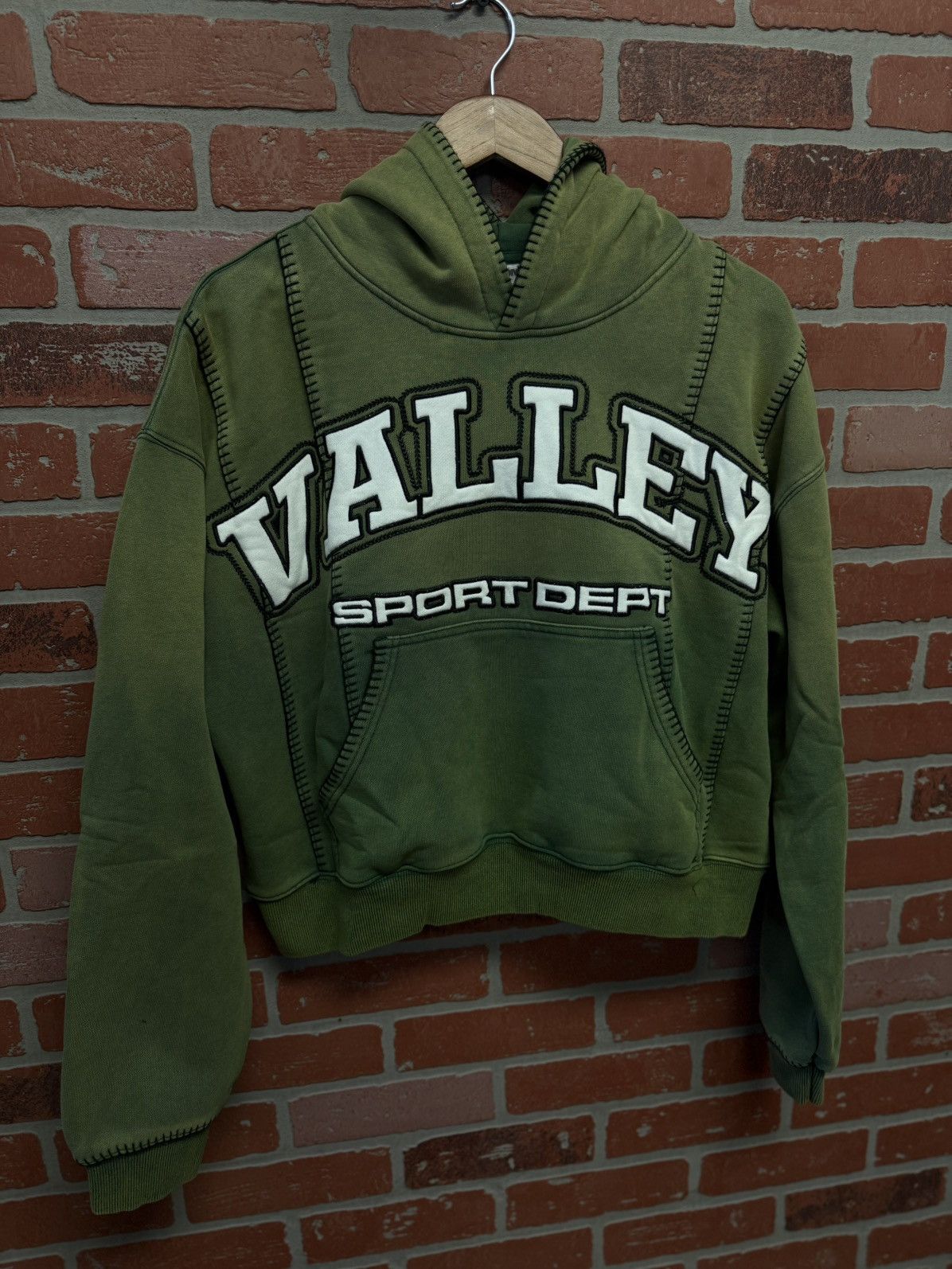 Vale Valley Green Pullover Hoodie Size Small (NEW) Size US S / EU 44-46 / 1 - 2 Thumbnail