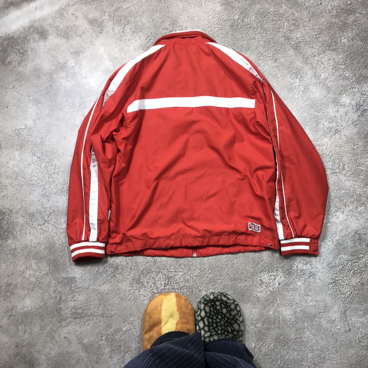 Vintage Vintage 90s Reebok Red Windbreaker Jacket Streetwear Slim L Size US L / EU 52-54 / 3 - 6 Thumbnail
