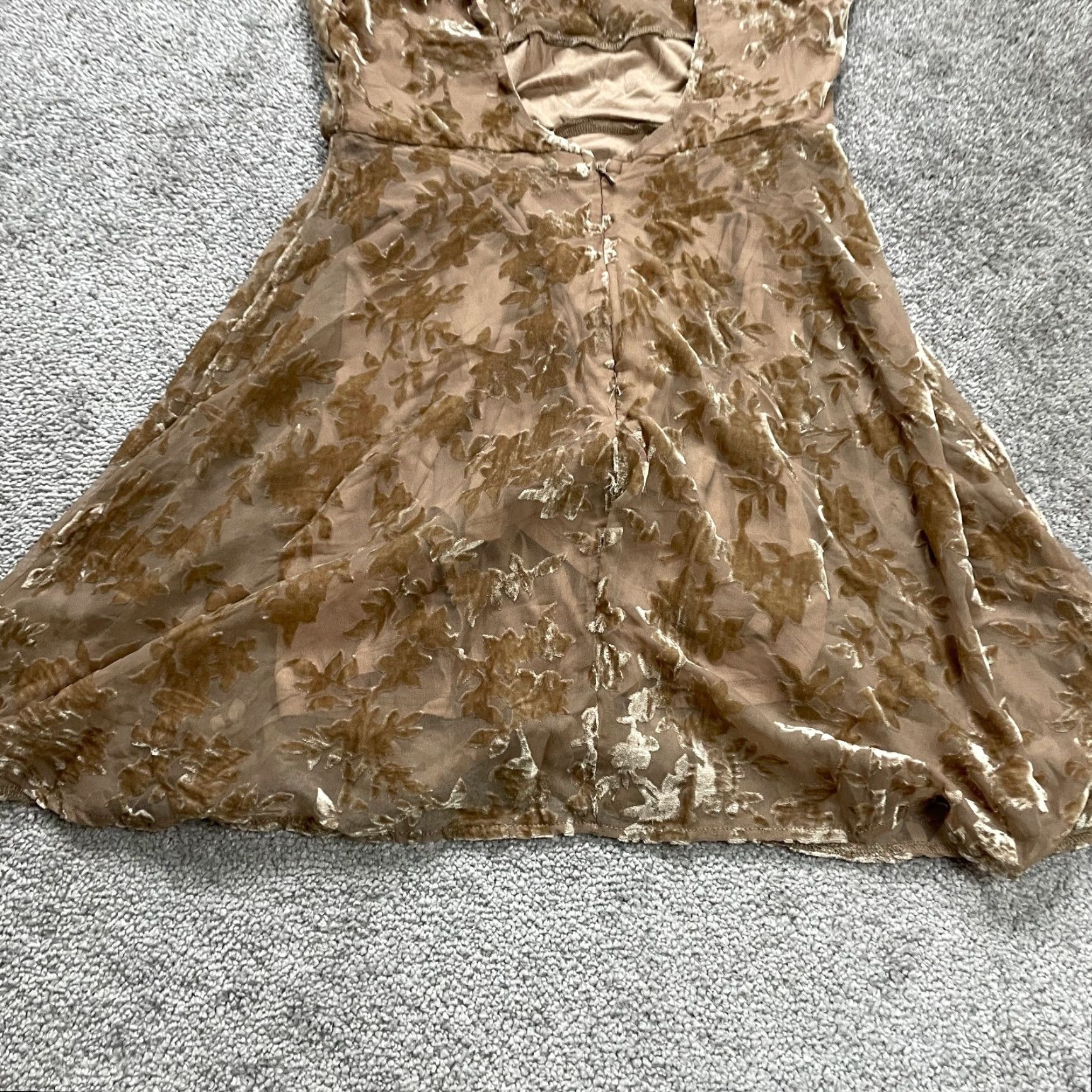 Velvet Le Lis Dress Womens M Brown Velvet Floral Spaghetti Backless Sleeveless Zip Knee Length Size M / US 6-8 / IT 42-44 - 4 Thumbnail