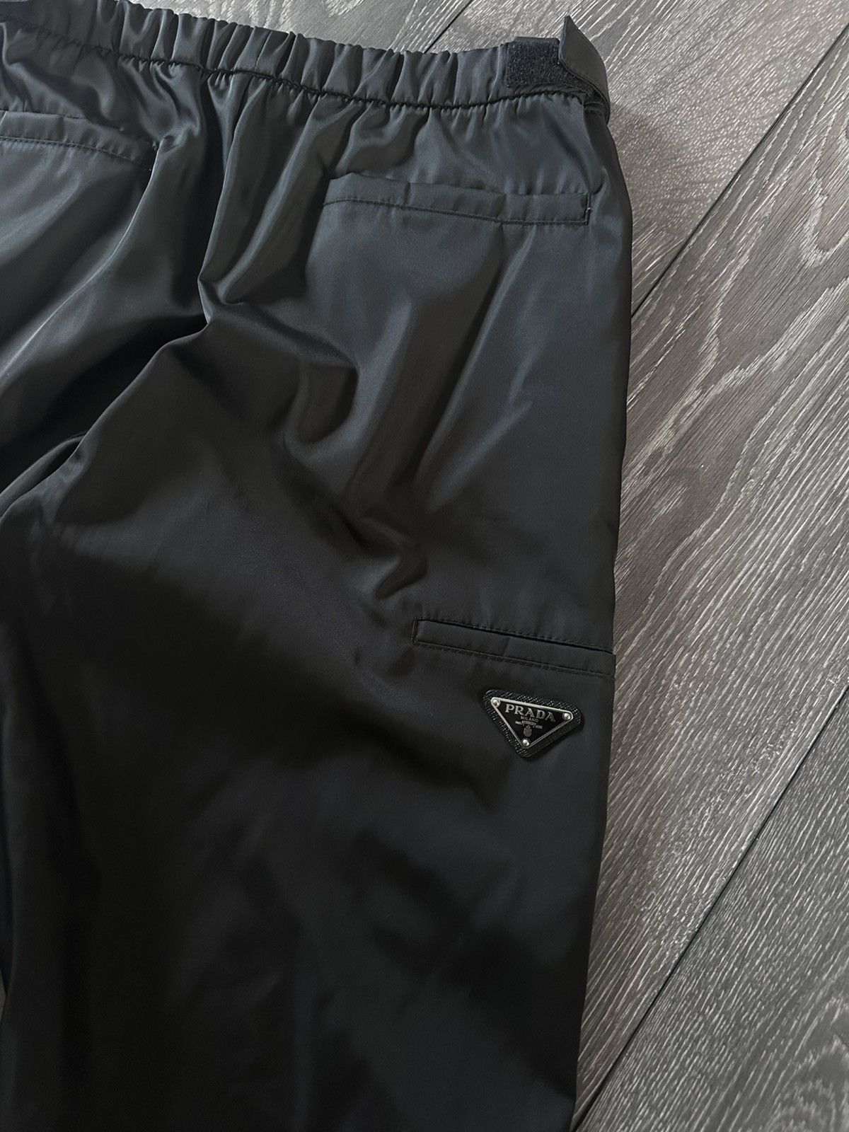 Prada prada re-nylon gabardine triangle logo trackpants joggers Size US 31 - 2 Thumbnail