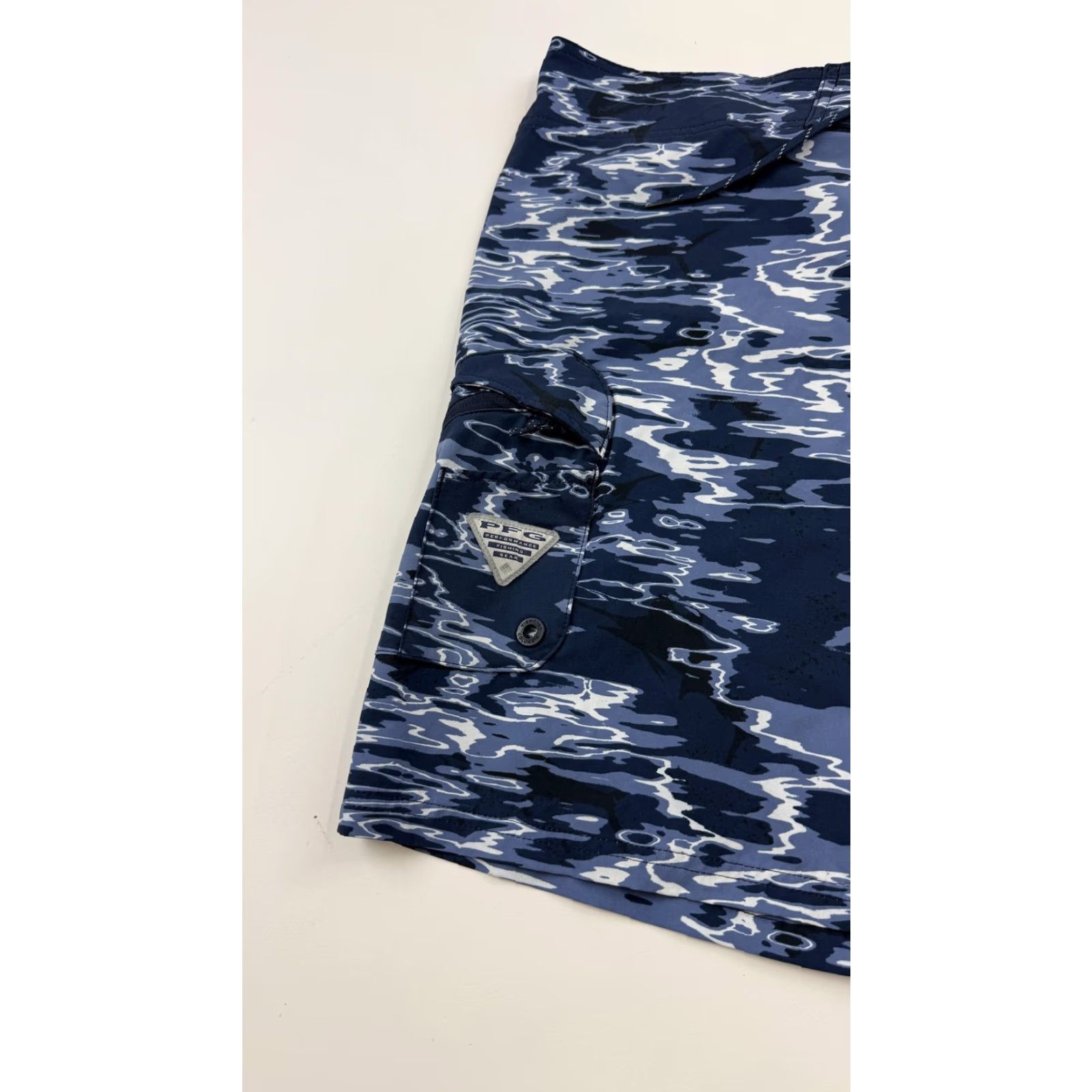 Vintage Columbia PFG Board Shorts Mens 38 Blue Camo Water Print Fishing Trunks 9 Inseam Size US 38 / EU 54 - 2 Thumbnail