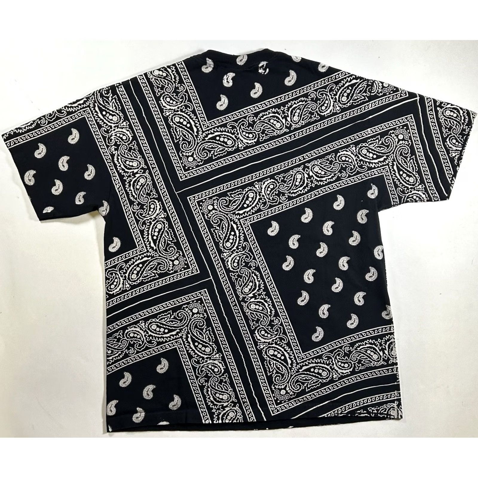 Vintage VINTAGE Hybrid T Shirt Mens XL Black Paisley Bandana Skater Grunge 00s Size US XL / EU 56 / 4 - 2 Thumbnail
