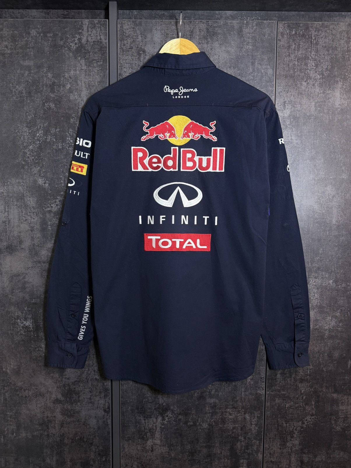 Pepe Jeans Sick Red Bull F1 Infiniti Racing Button Up Pepe Jeans Subaru Size US M / EU 48-50 / 2 - 1 Thumbnail