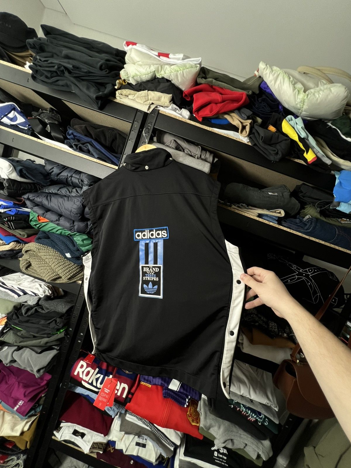 Adidas Vintage Adidas Vest Black Three Stripes Big Logo Size M Size US M / EU 48-50 / 2 - 2 Thumbnail