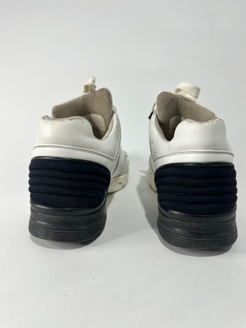 Chanel Chanel White/Black Leather And Fabric CC Low Top Sneakers 38 Size US 8 / IT 38 - 7 Thumbnail