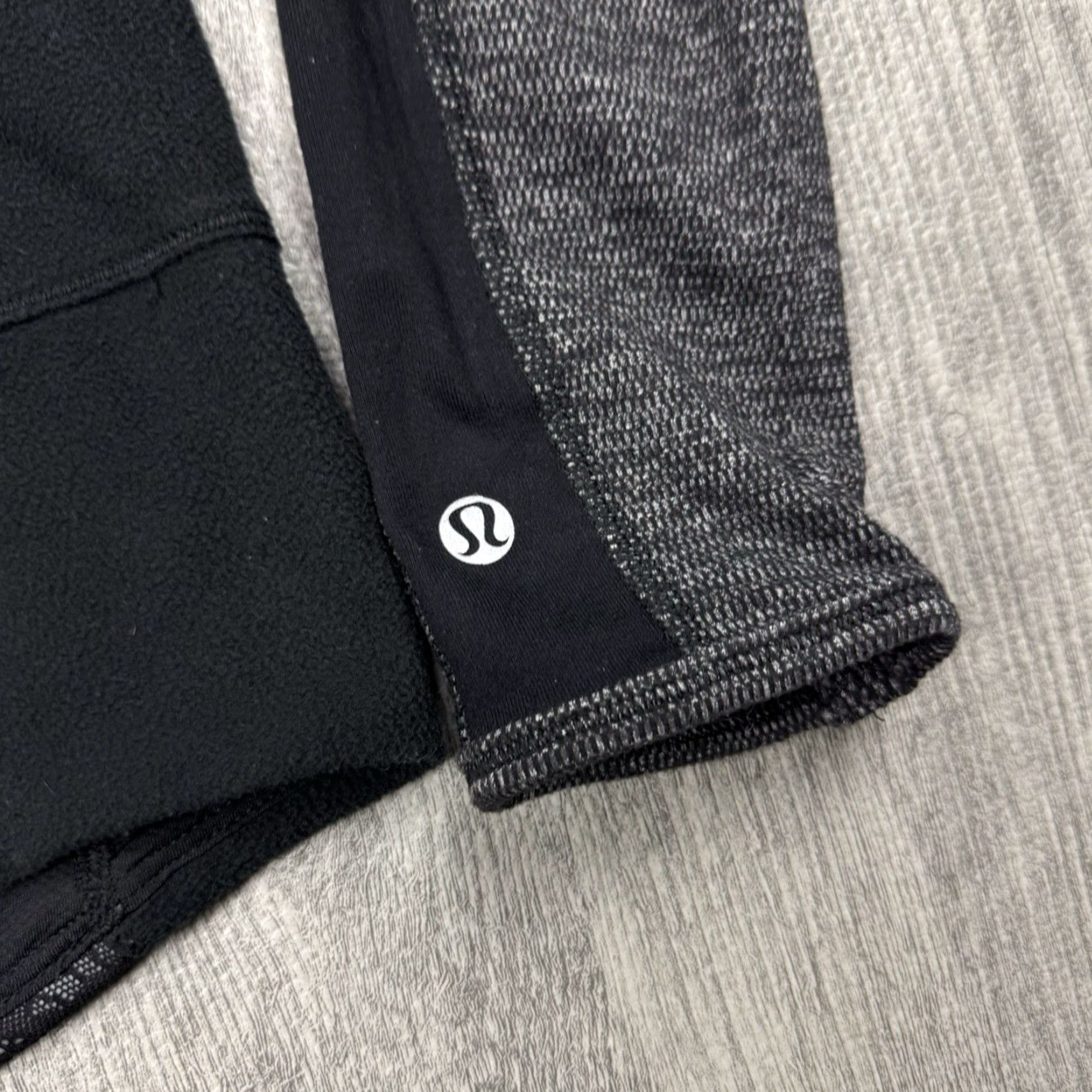 Lululemon LULULEMON BOLD IN THE COLD LONG SLEEVE FLEECE REFLECTIVE LACE RUNNING TOP SZ 6 Size M / US 6-8 / IT 42-44 - 2 Thumbnail