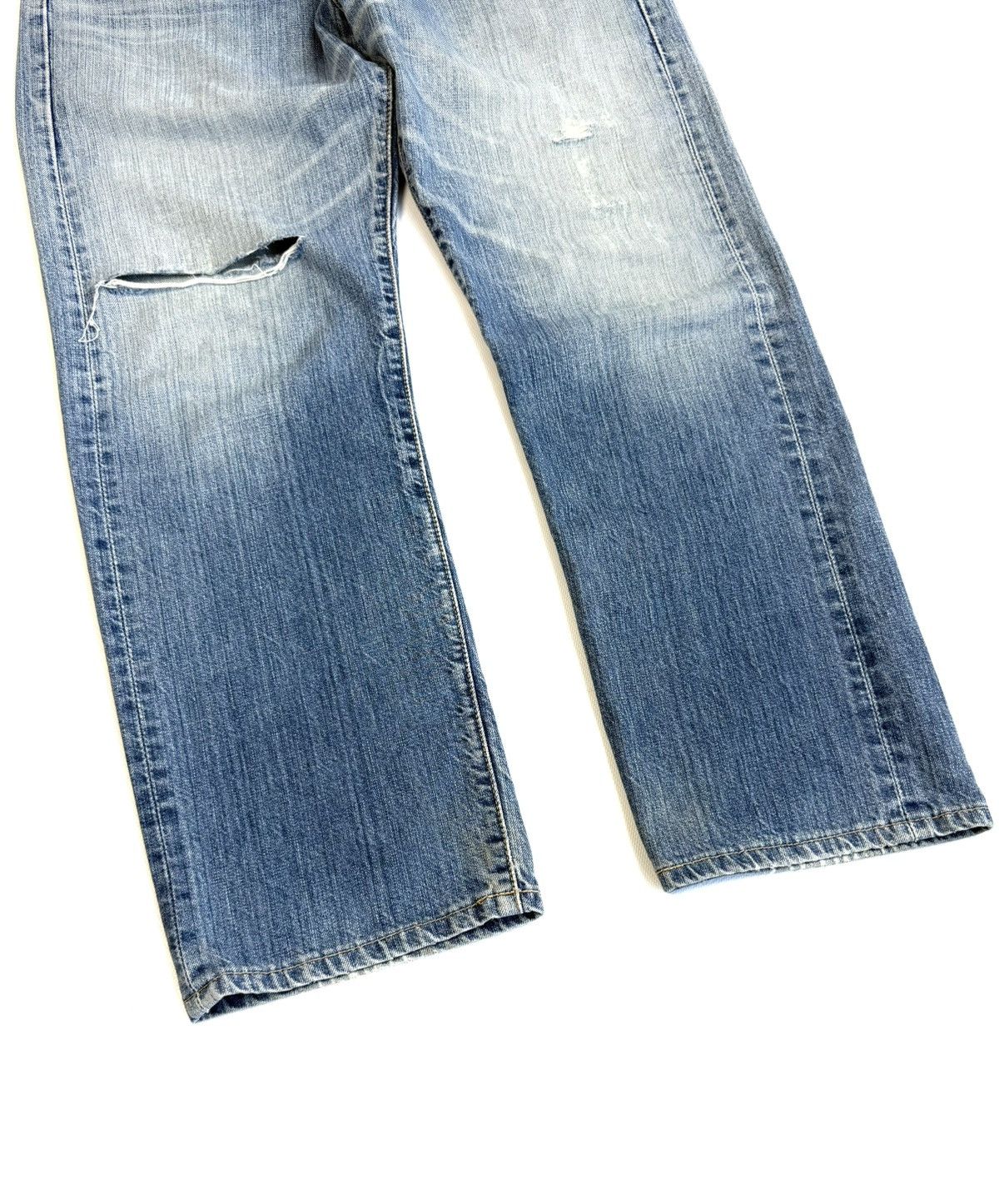 Levi's Vintage Clothing 00s Levi’s 501 Vintage Japan Distressed Washed Blue Jeans Size US 31 - 8 Thumbnail
