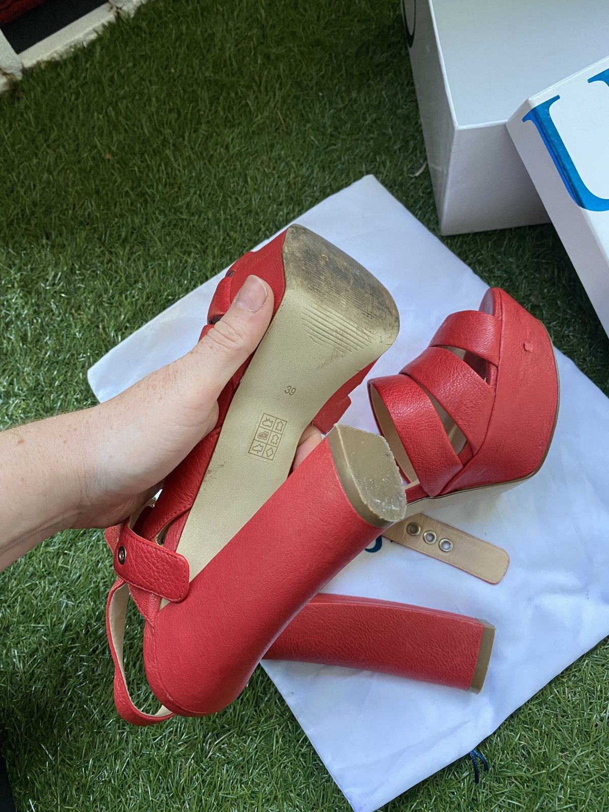 Guess Leather heels in size 39 eu Size US 9 / IT 39 - 9 Thumbnail