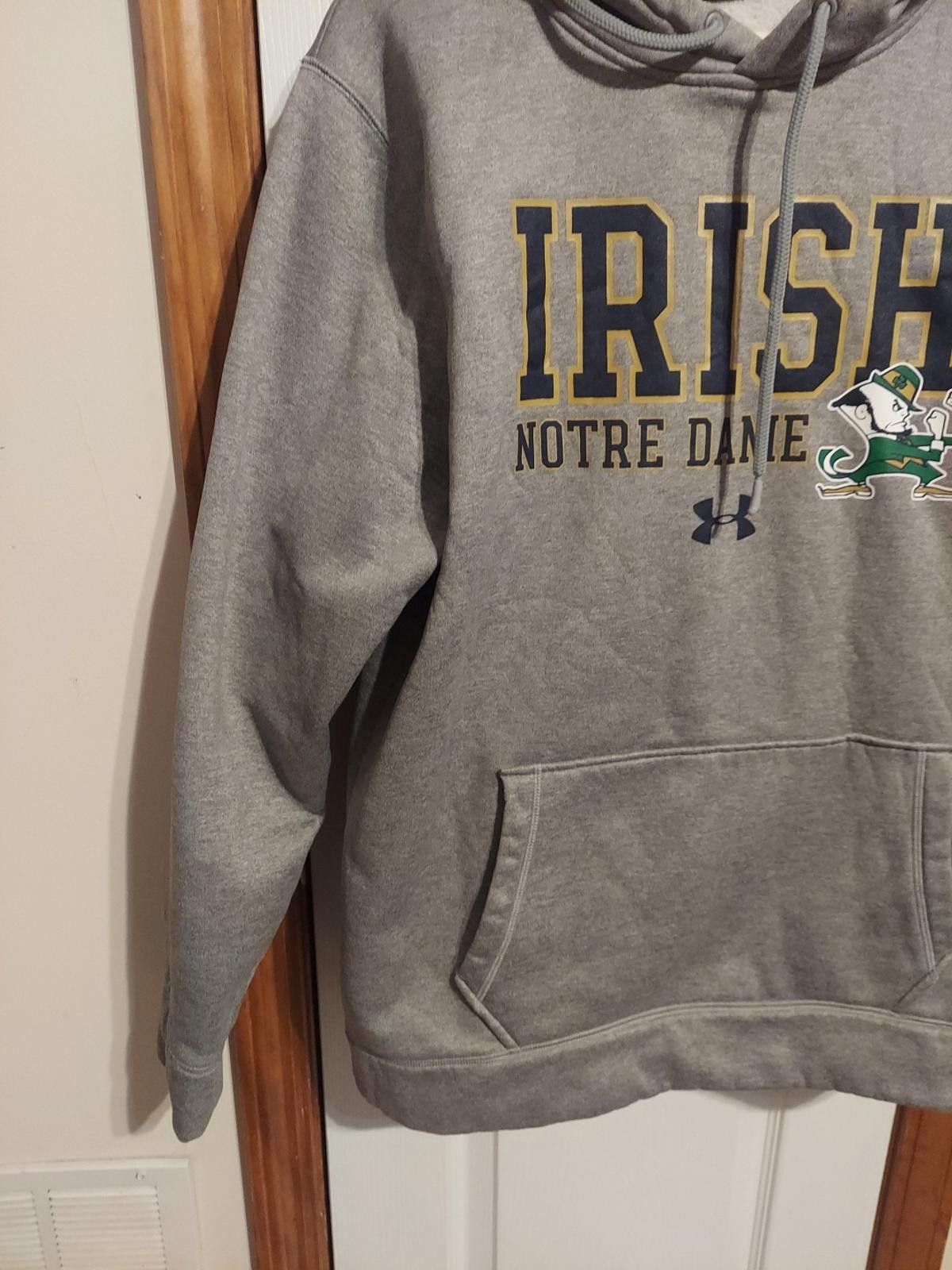Under Armour NOTRE DAME FIGHTING IRISH Men’s Large Under Armour ATHLETIC Size ONE SIZE - 2 Thumbnail