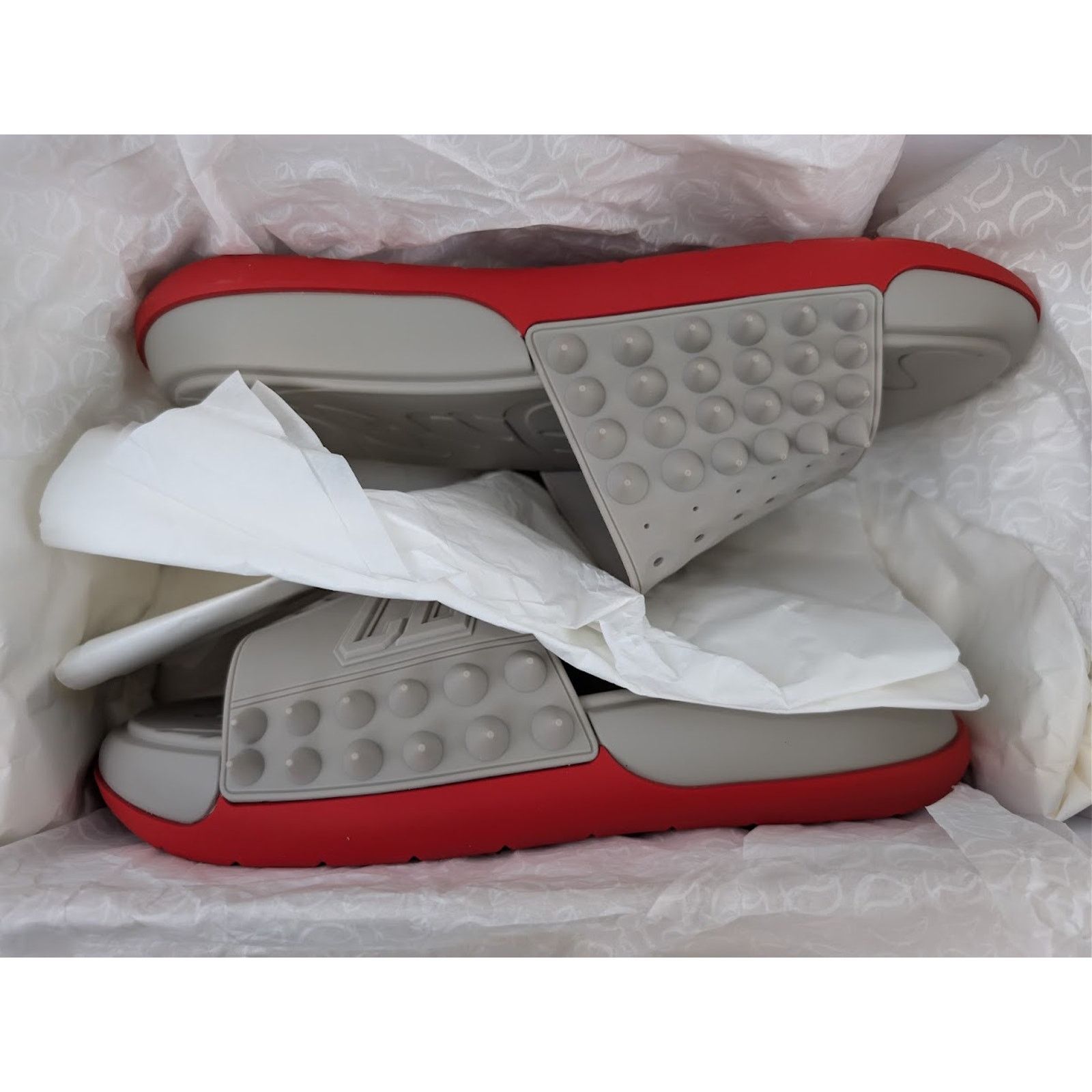 Christian Louboutin o1rshd1 Take It Easy Flat Slippers in Goose Size US 12 / EU 45 - 22 Thumbnail