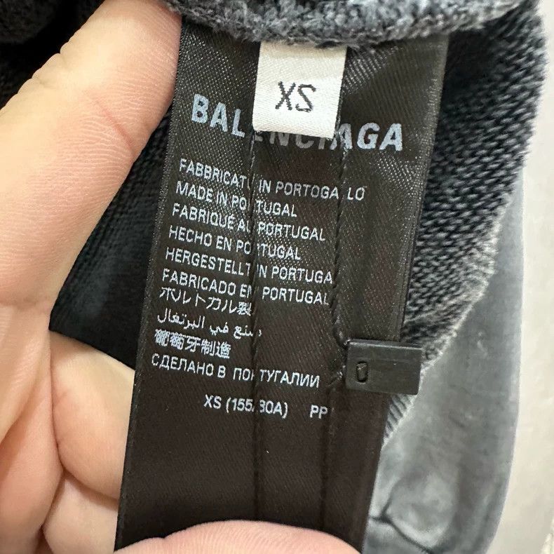 Balenciaga Balenciaga An old hoodie made of wash ash and paint Size US XS / EU 42 / 0 - 4 Thumbnail
