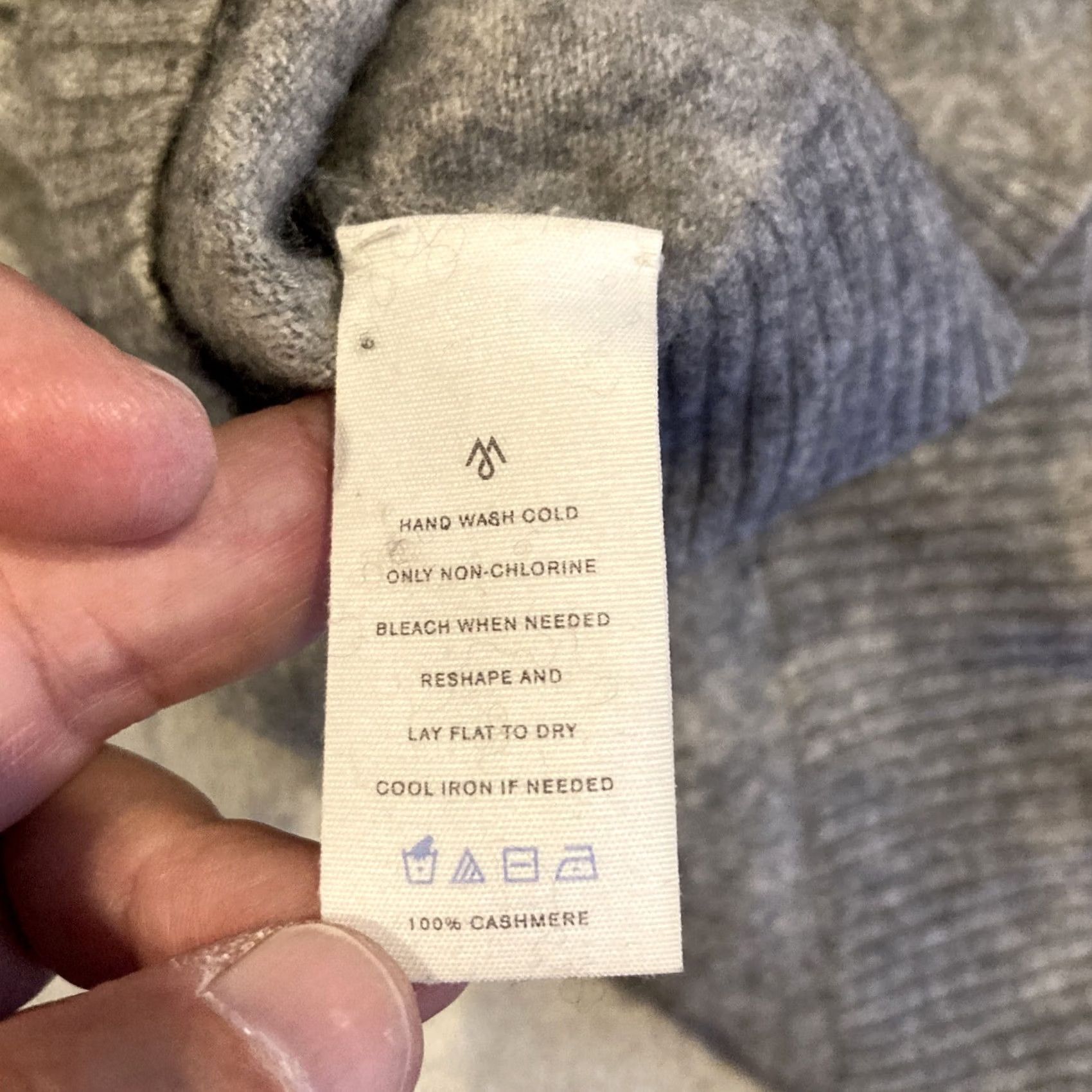 Vintage Martin + Osa Gray V-Neck 100% cashmere Sweater Very Soft Women's Size Large Size L / US 10 / IT 46 - 4 Thumbnail
