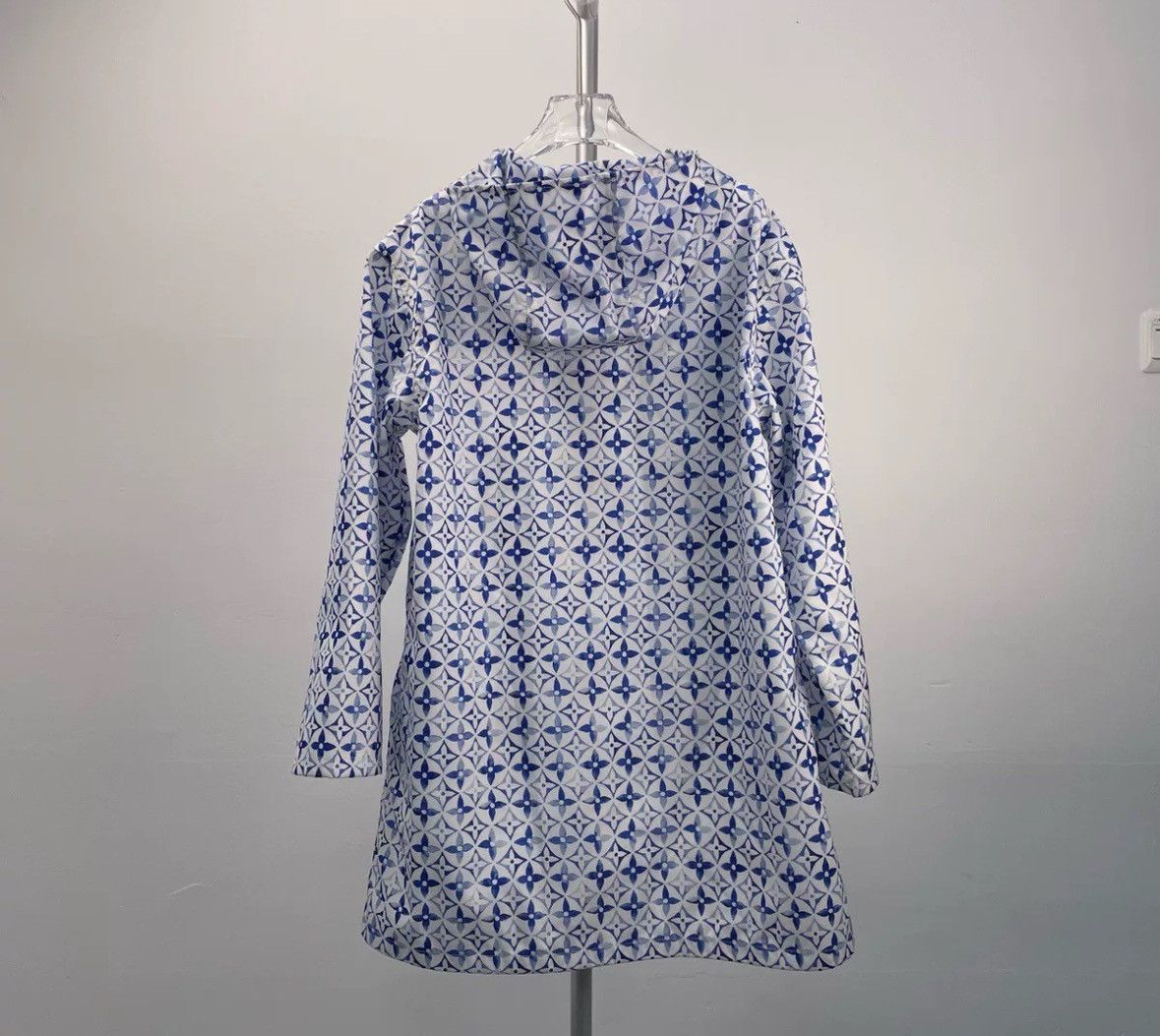 Louis Vuitton Louis Vuitton Blue full logo hooded jacket 2412-Nextarrow Size US S / EU 44-46 / 1 - 4 Thumbnail