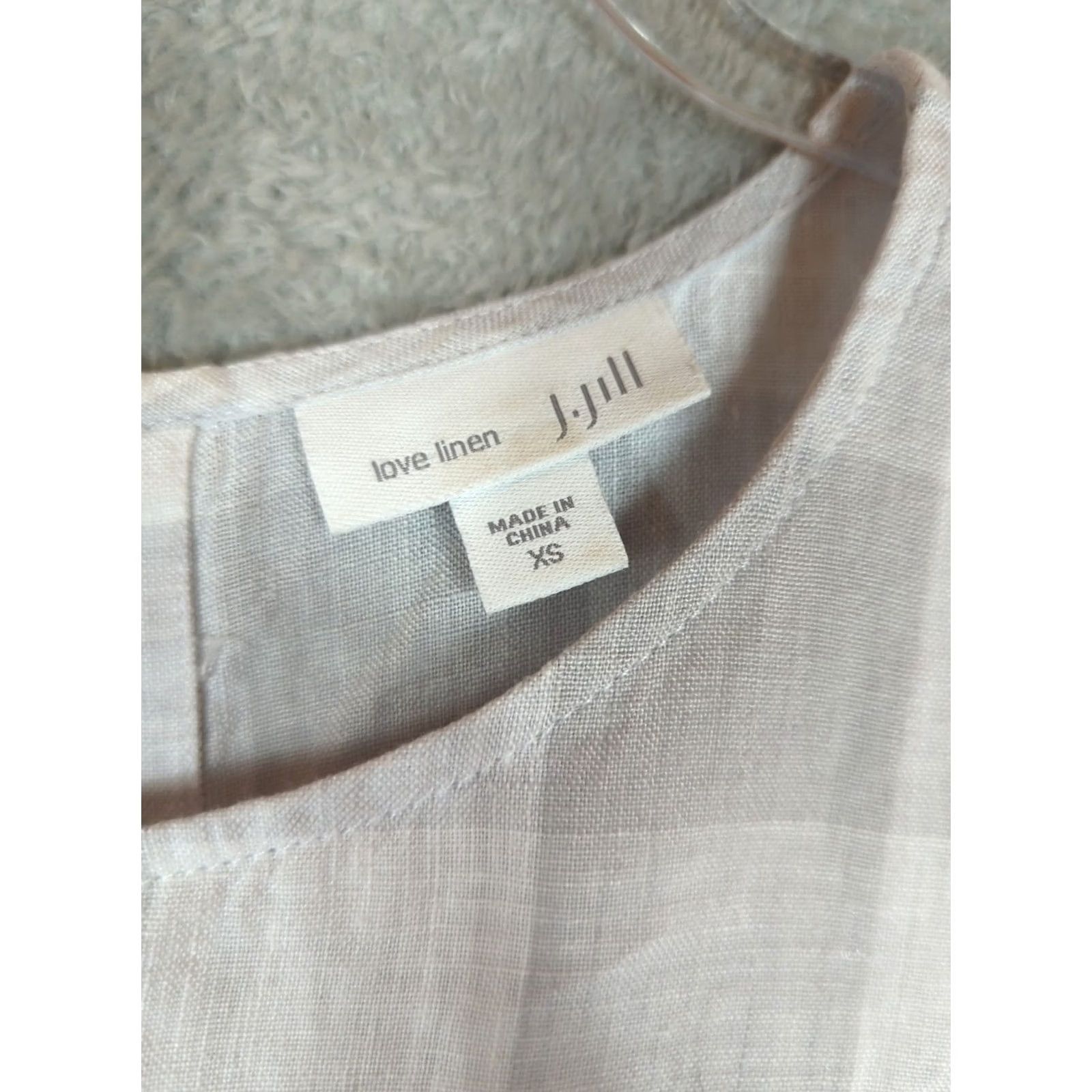J. Jill J. JILL Love Linen Button Back Top XS Gray/White Lagenlook Beachy Cruise casual Women Size XS / US 0-2 / IT 36-38 - 4 Thumbnail