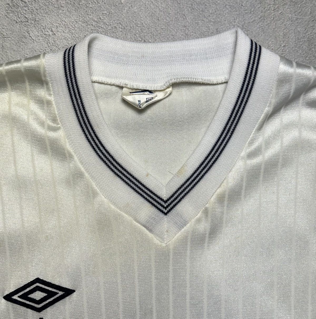 Umbro 1980s Umbro Template Shirt Soccer Jersey Long Sleeve Vintage Size US L / EU 52-54 / 3 - 7 Thumbnail
