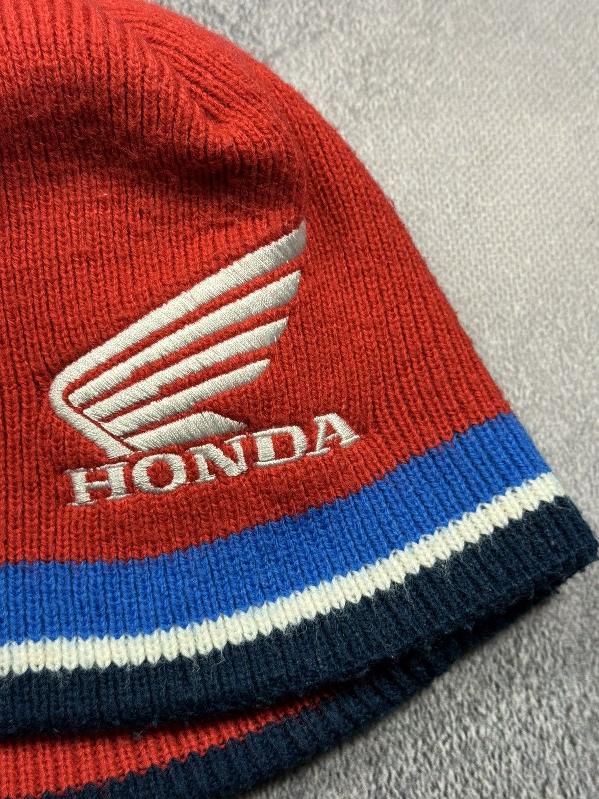 Honda Honda Racing TT Legends Beanie — Winter Essential 🏁🔴 Size ONE SIZE - 4 Thumbnail