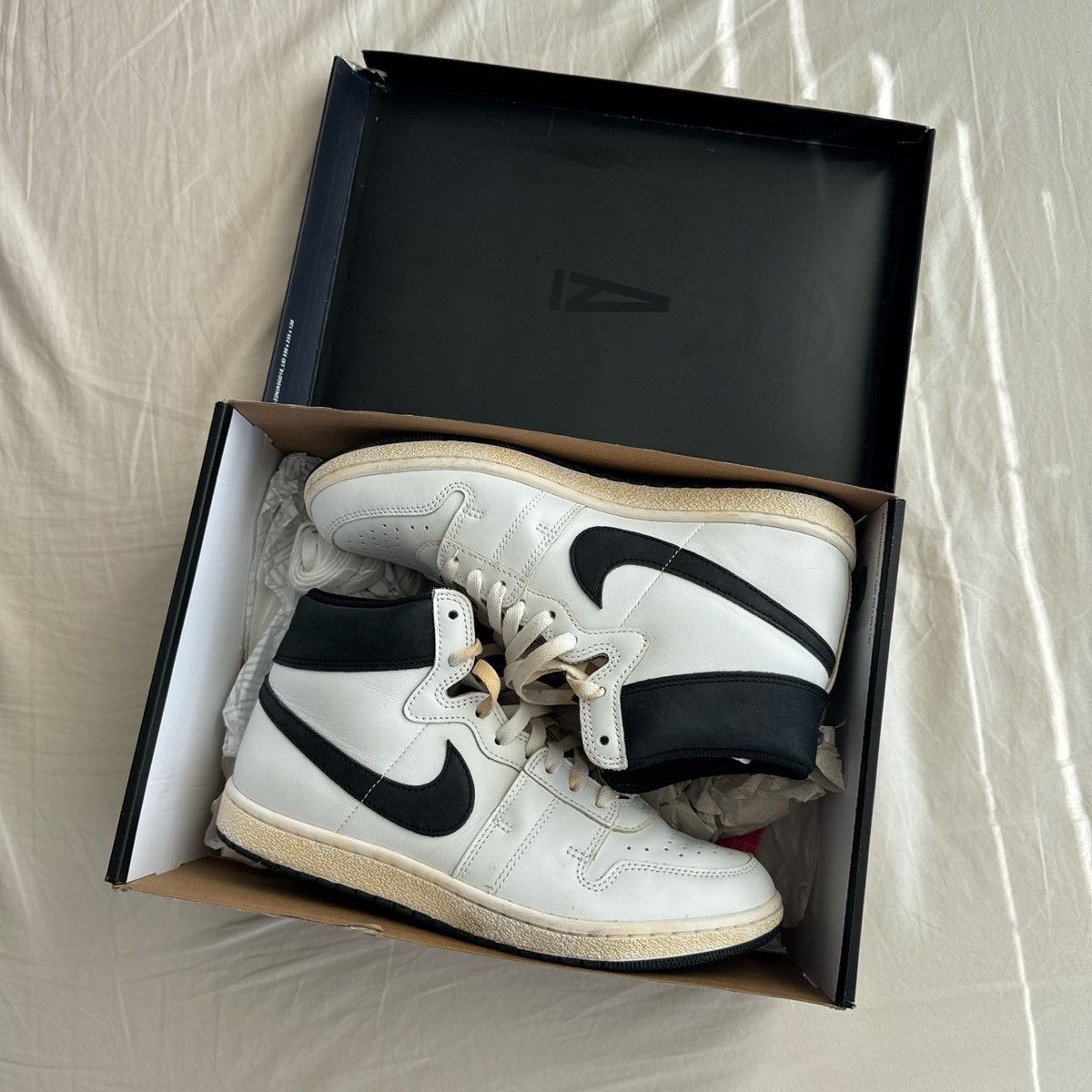 Jordan Brand Nike Jordan Air Ship PE SP 10 Size US 10 / EU 43 - 1 Thumbnail
