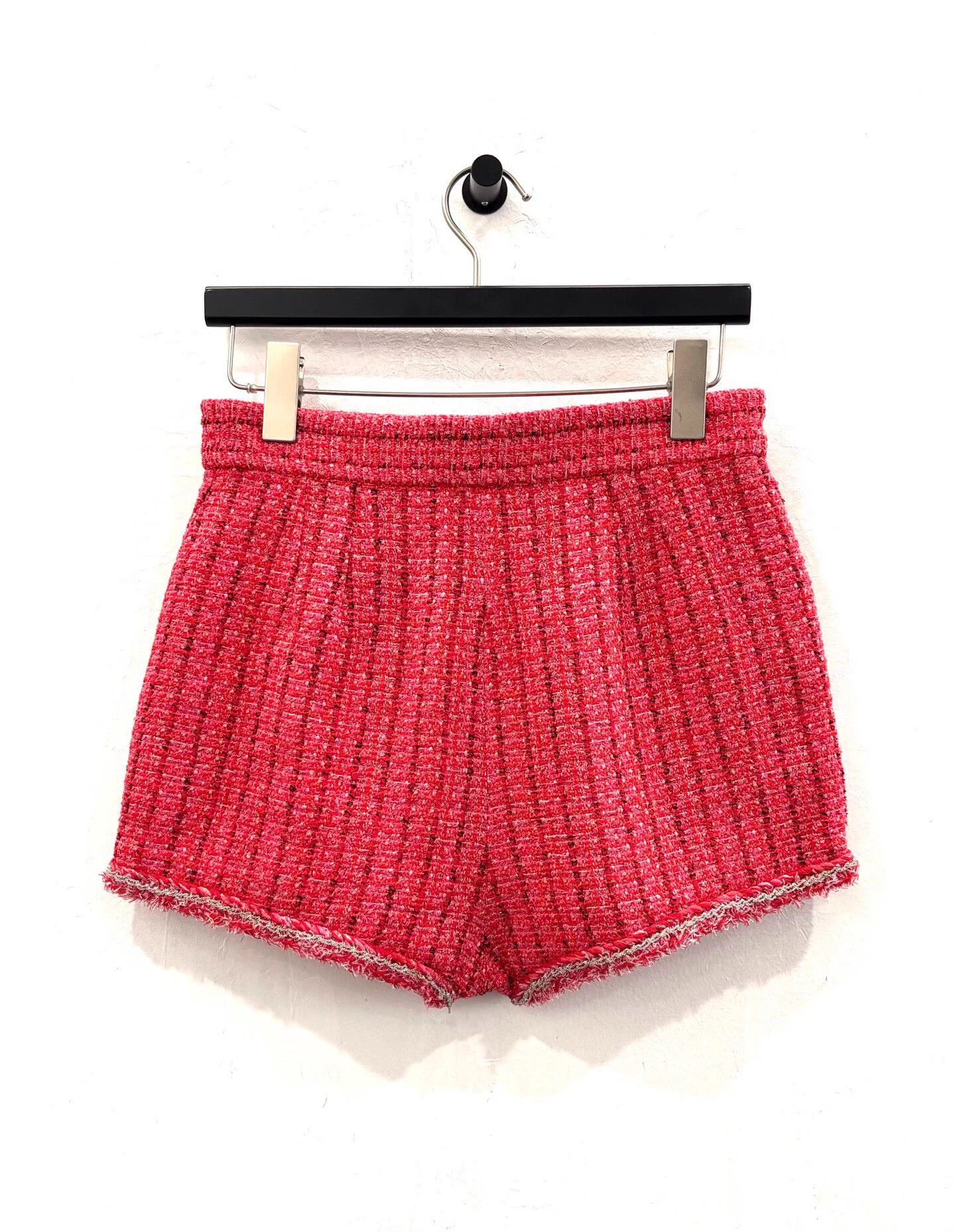 Chanel Chanel Pre CC Crystal Button Red Tweed Knit Shorts Women's Size 27" / US 4 / IT 40 - 3 Thumbnail
