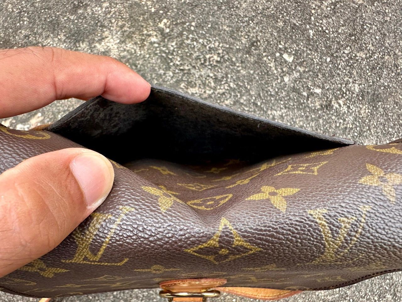 Louis Vuitton Authentic Louis Vuitton Monogram Saint Cloud PM Shoulder Bag Size ONE SIZE - 15 Thumbnail