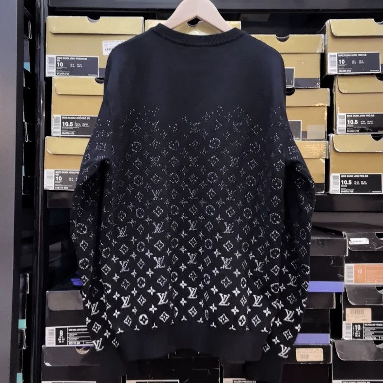 Louis Vuitton Louis Vuitton Classic Printed Ombré Crew Neck Casual Long-S Size US M / EU 48-50 / 2 - 2 Thumbnail
