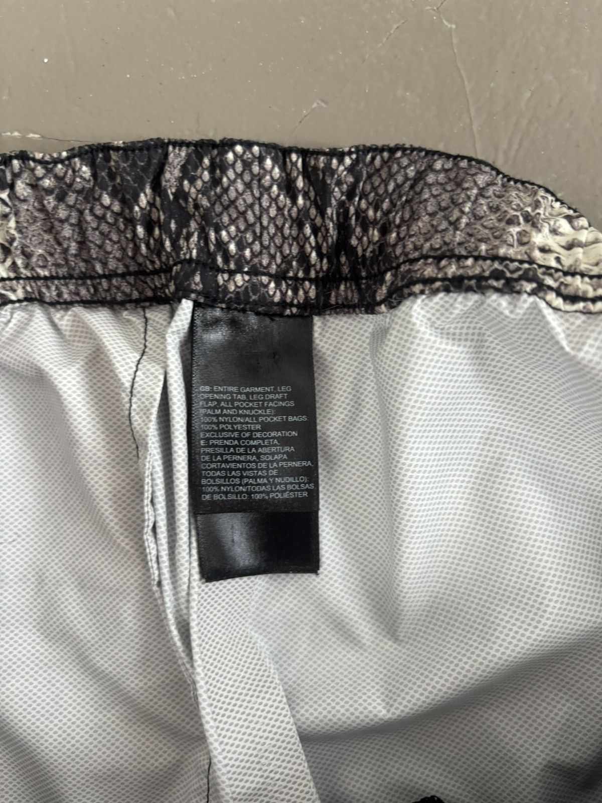 Supreme Supreme X north face snake skin Size US 32 / EU 48 - 6 Thumbnail