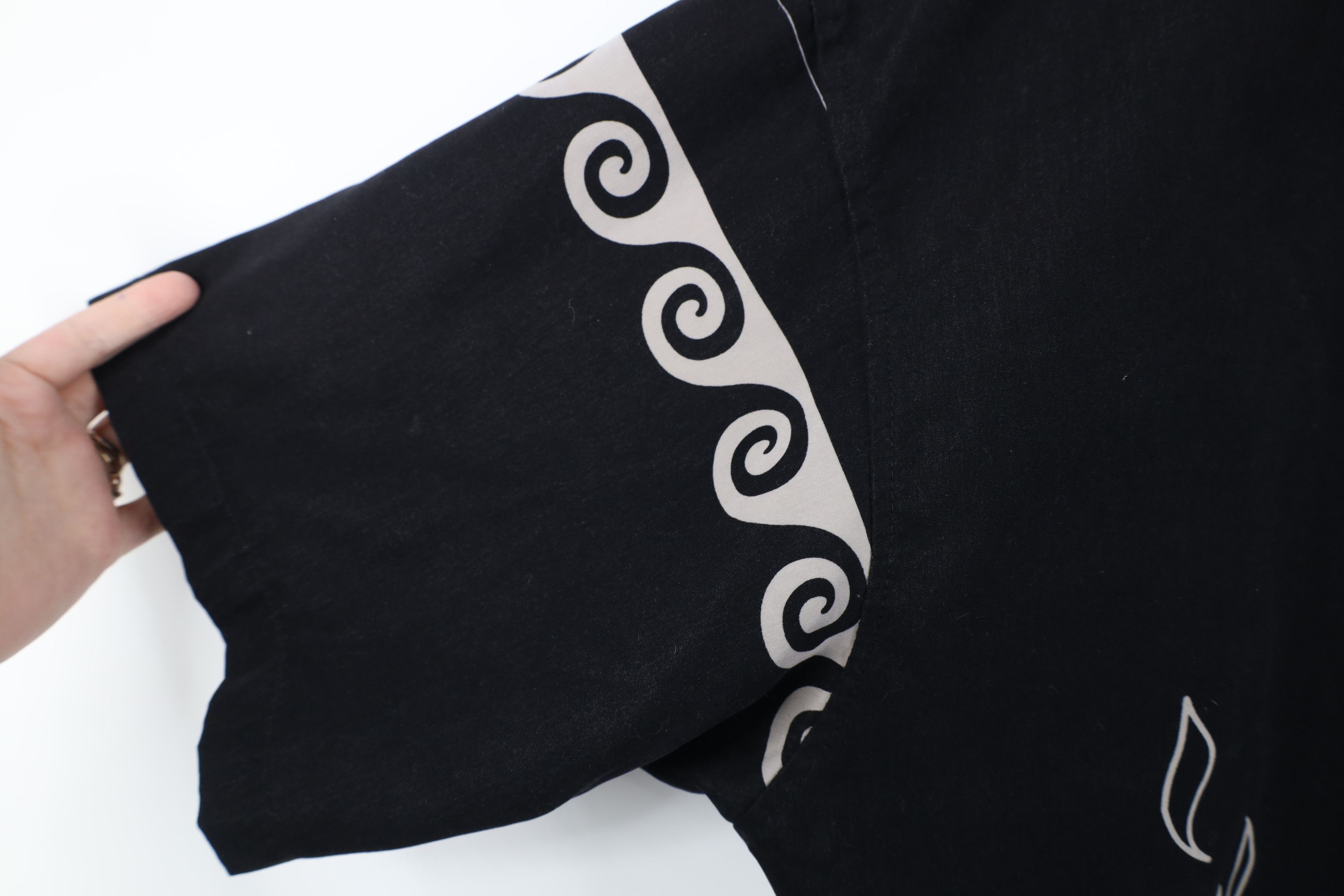Vintage Vintage 90s Y2K Streetwear Flames Yin Yang Button Shirt Size US XL / EU 56 / 4 - 6 Thumbnail