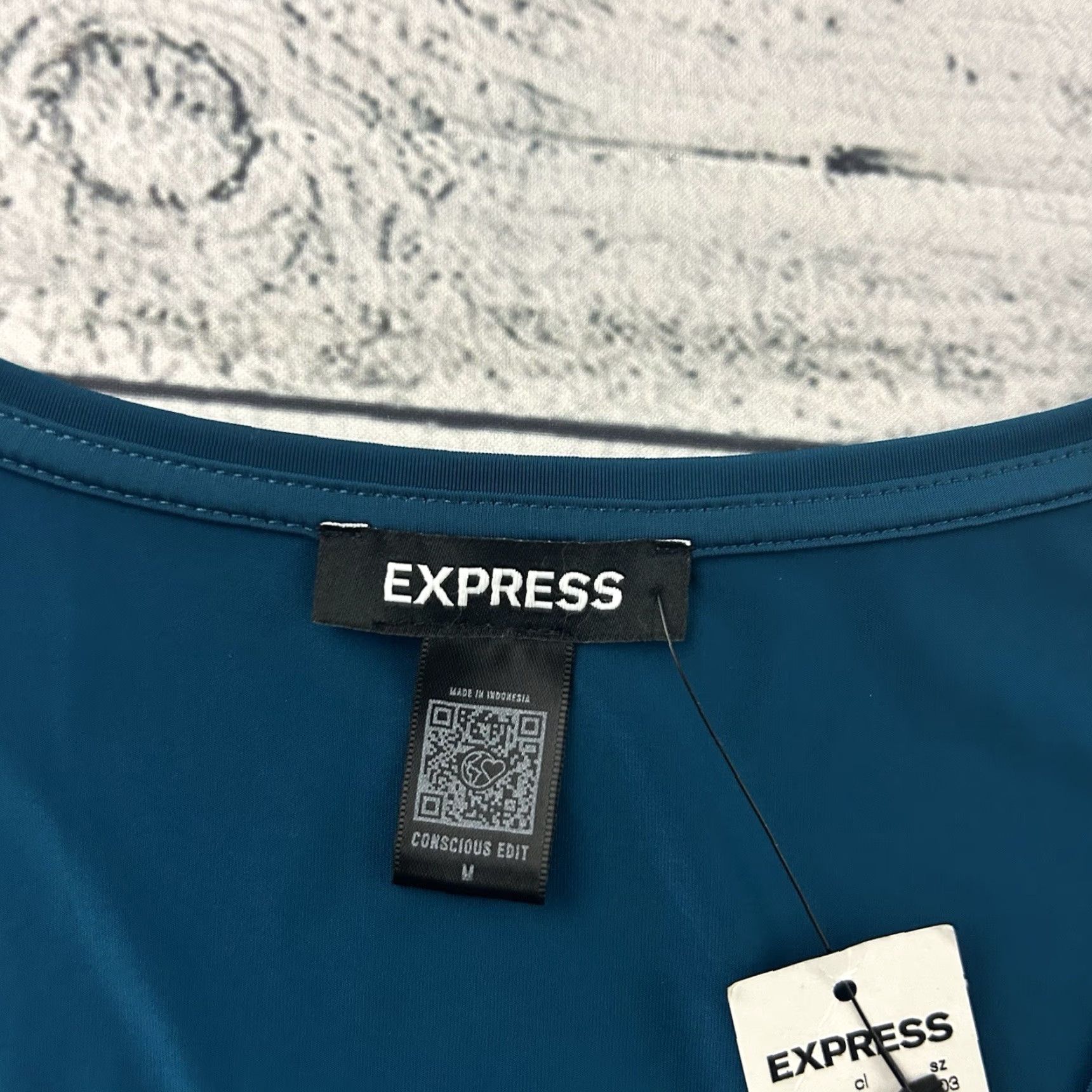 Express VINTAGE Express Silky Skimming V-Neck Short Sleeve Top Womens Medium Blue Express Shirt M Blue Short Sleeve V-Neck Women Medium Top Size M / US 6-8 / IT 42-44 - 2 Thumbnail