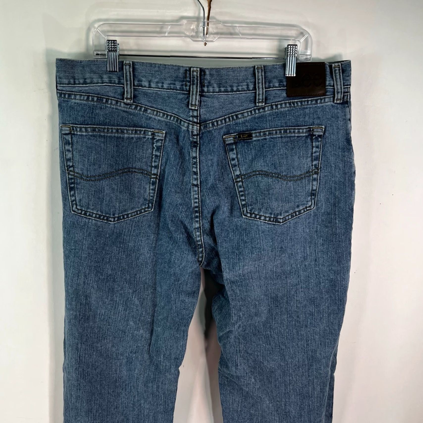 Lee Lee Jeans Mens Relaxed Fit High Rise Flat Front Blue Denim Size 38x30 5-Pocket Button Closure Belt Loops Vintage No Size US 38 / EU 54 - 7 Thumbnail