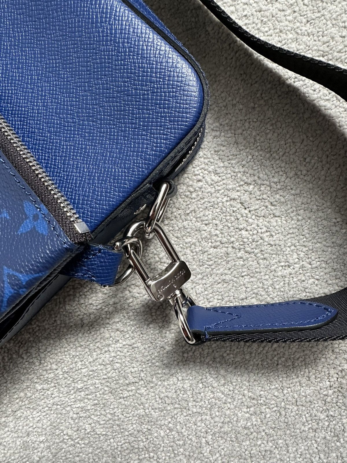 Louis Vuitton Louis Vuitton Trio Messenger Bag Size ONE SIZE - 4 Thumbnail