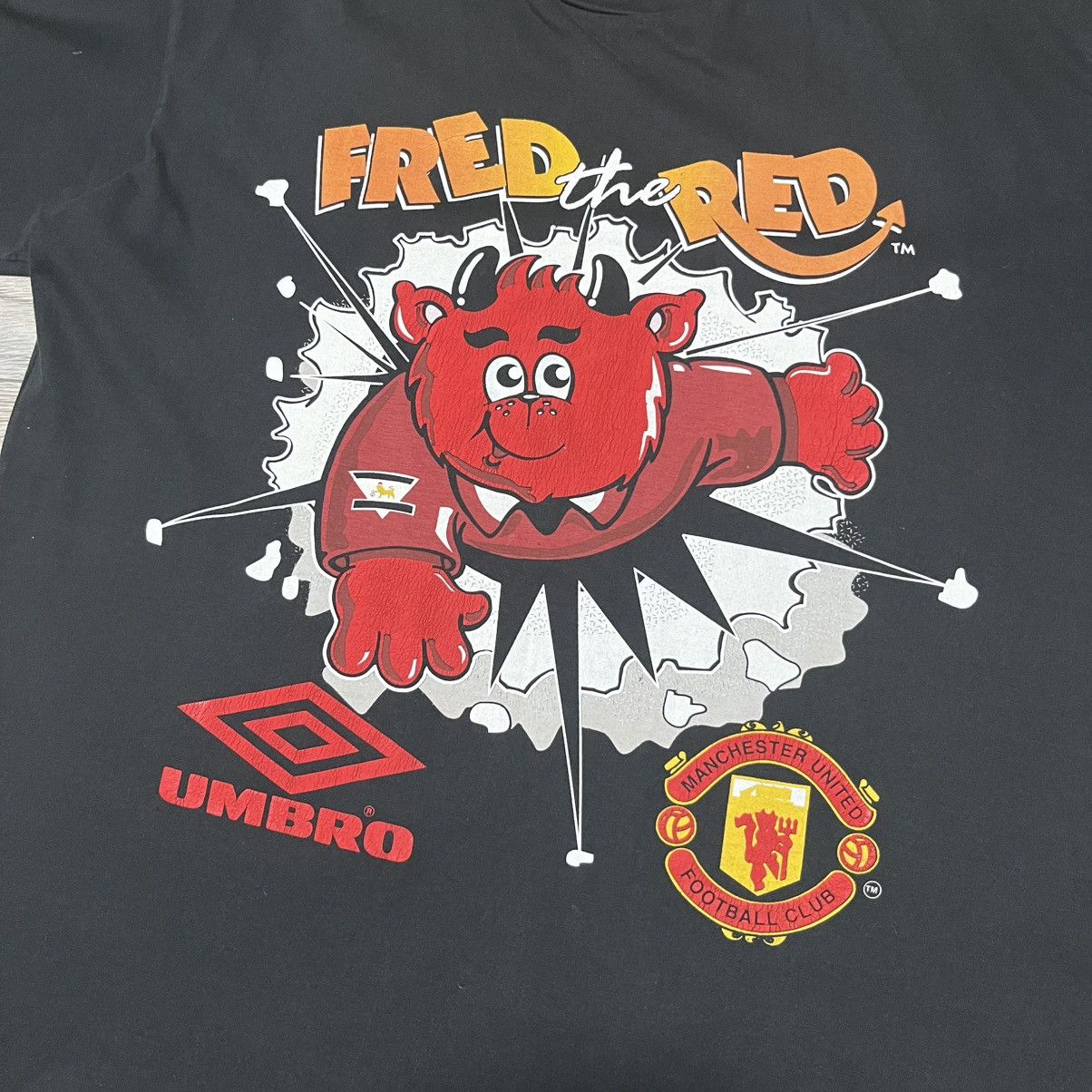 Umbro Vintage 90s Manchester United “Fred The Red Devil” T-shirt Size US M / EU 48-50 / 2 - 6 Thumbnail