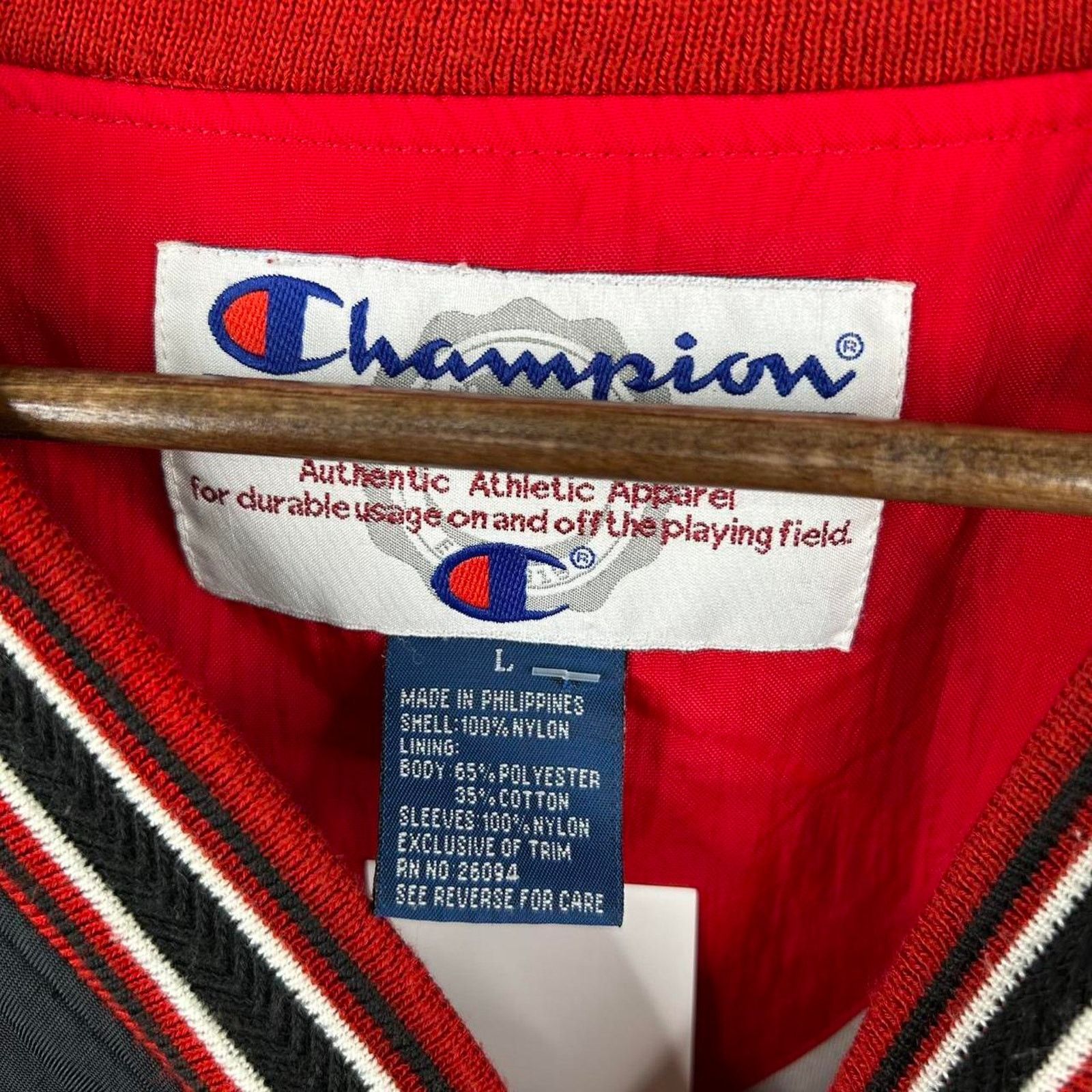 Champion Vintage 90s Champion Navy & Red VNeck Windbreaker Size Large Size US L / EU 52-54 / 3 - 4 Thumbnail