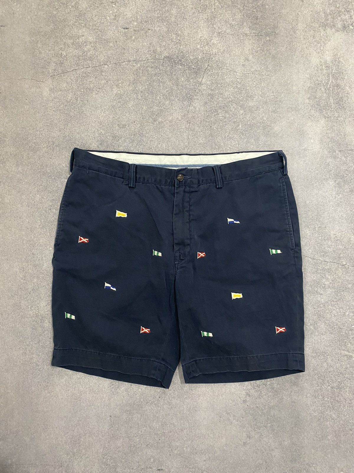 Polo Ralph Lauren Polo Ralph Lauren Bedford Chino Shorts Embroidered Flags Size US 36 / EU 52 - 1 Thumbnail