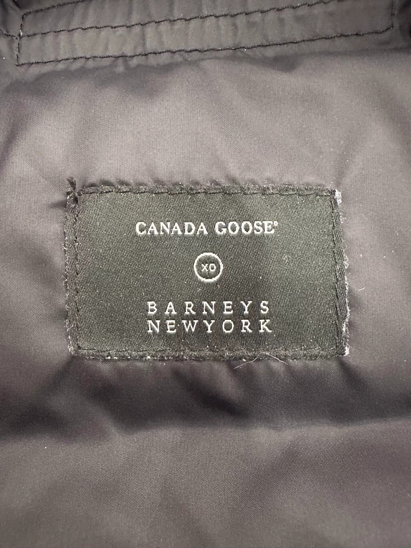 Canada Goose Canada Goose x Barneys NY Men's Blk Down Jacket L Side Logo Size US L / EU 52-54 / 3 - 6 Thumbnail