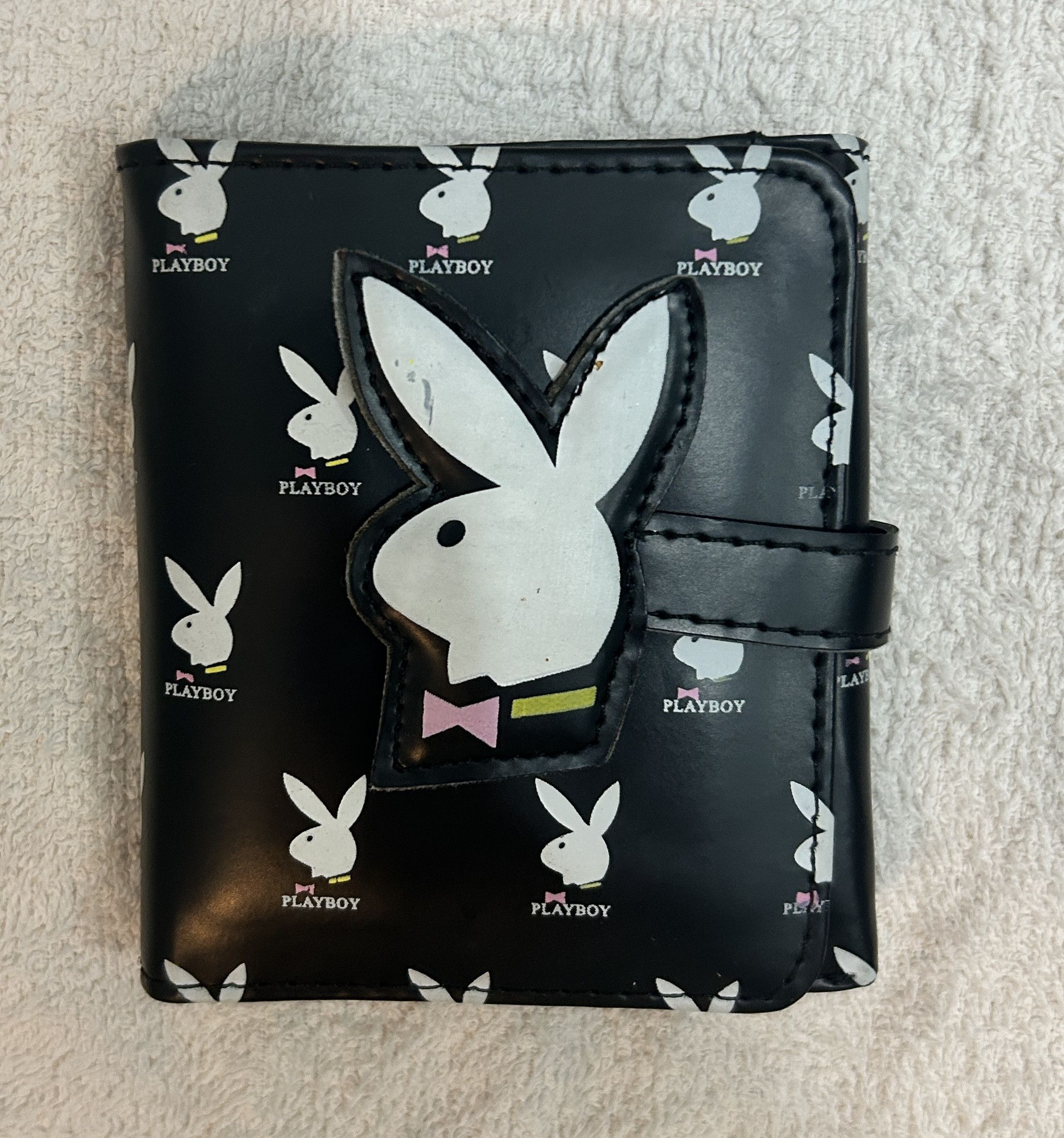 Playboy Vintage Playboy Card & Coin Flip out Magnetic Closure Purse Size ONE SIZE - 1 Thumbnail