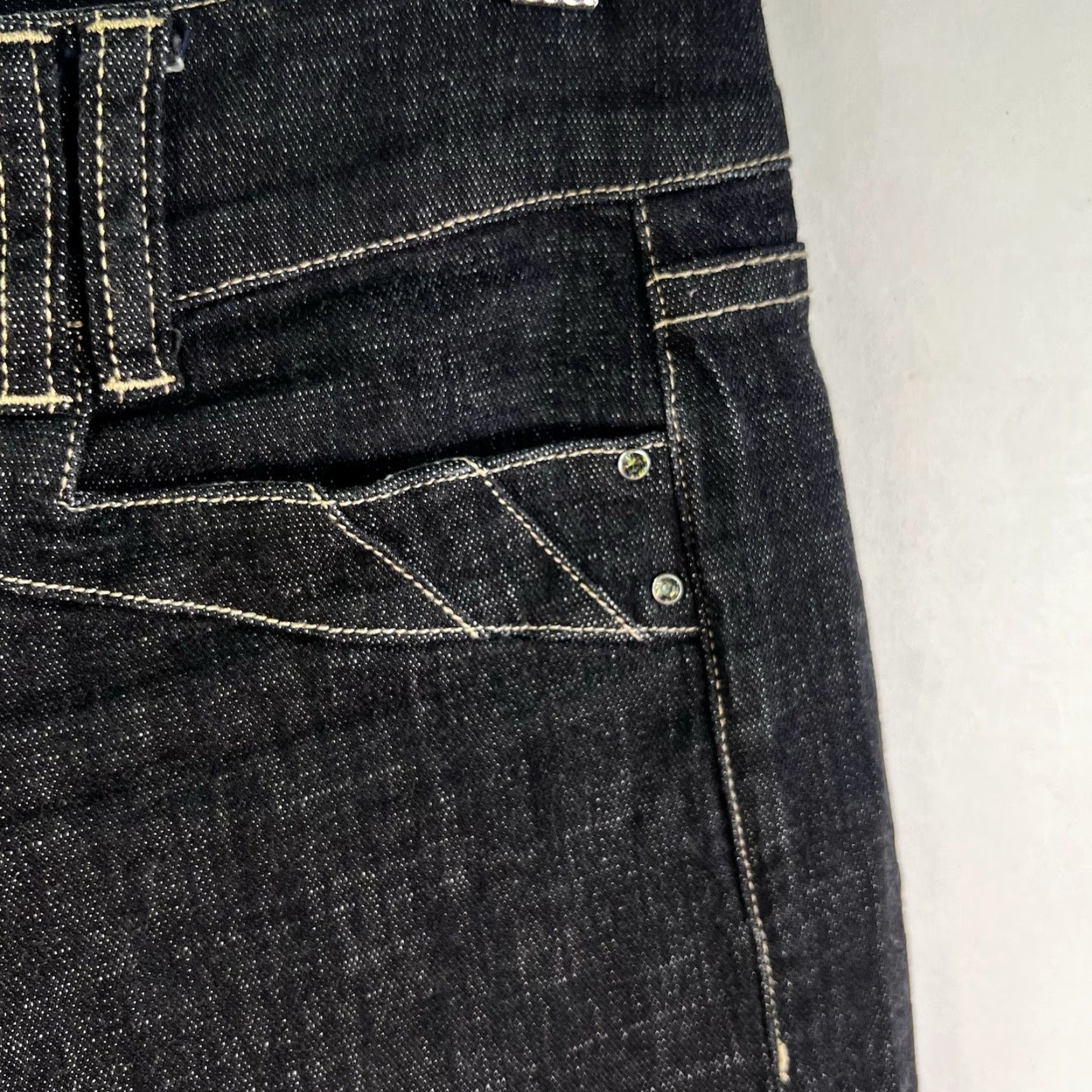 White House Black Market White House Black Market Black Denim Crop Jeans Womens Size 2 30X21.5 Low Rise Regular Fit Size 26" / US 2 / IT 38 - 3 Thumbnail