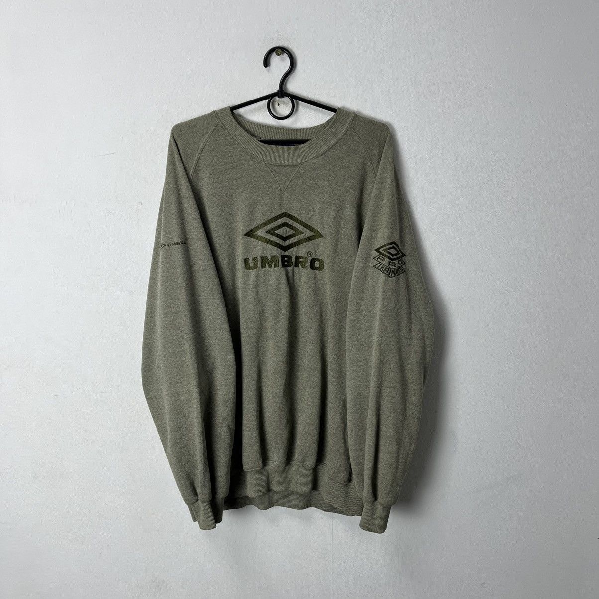 Umbro Vintage Umbro Sweatshirt Big Logo Size XL Streetwear Size US XL / EU 56 / 4 - 1 Thumbnail