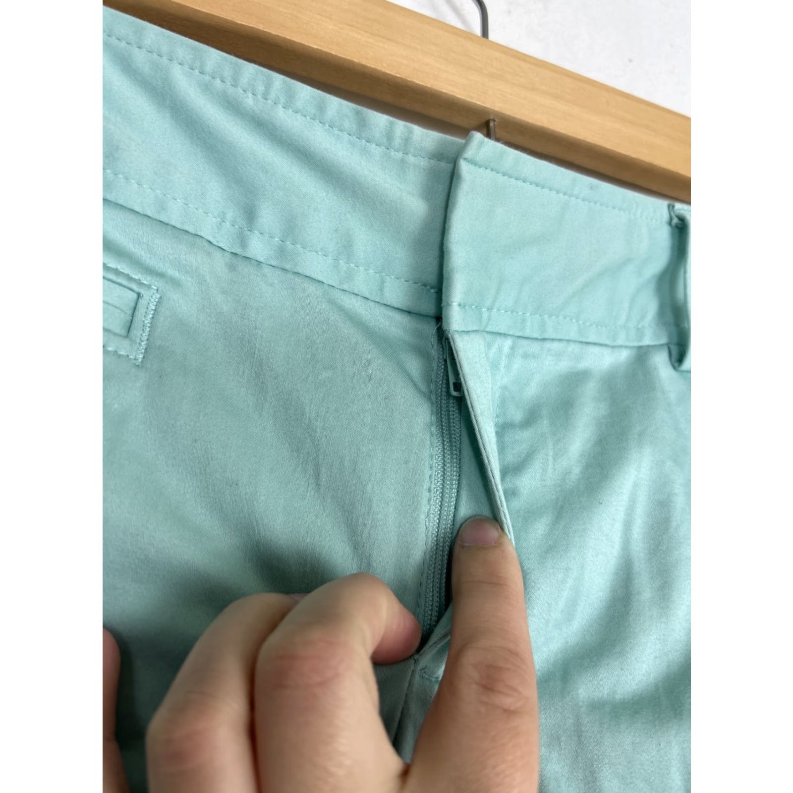 Banana Republic VINTAGE Banana Republic Womens Size 6 Sateen Crop Pants Surf Spray Light Blue 30x25 Size 28" / US 6 / IT 42 - 6 Thumbnail