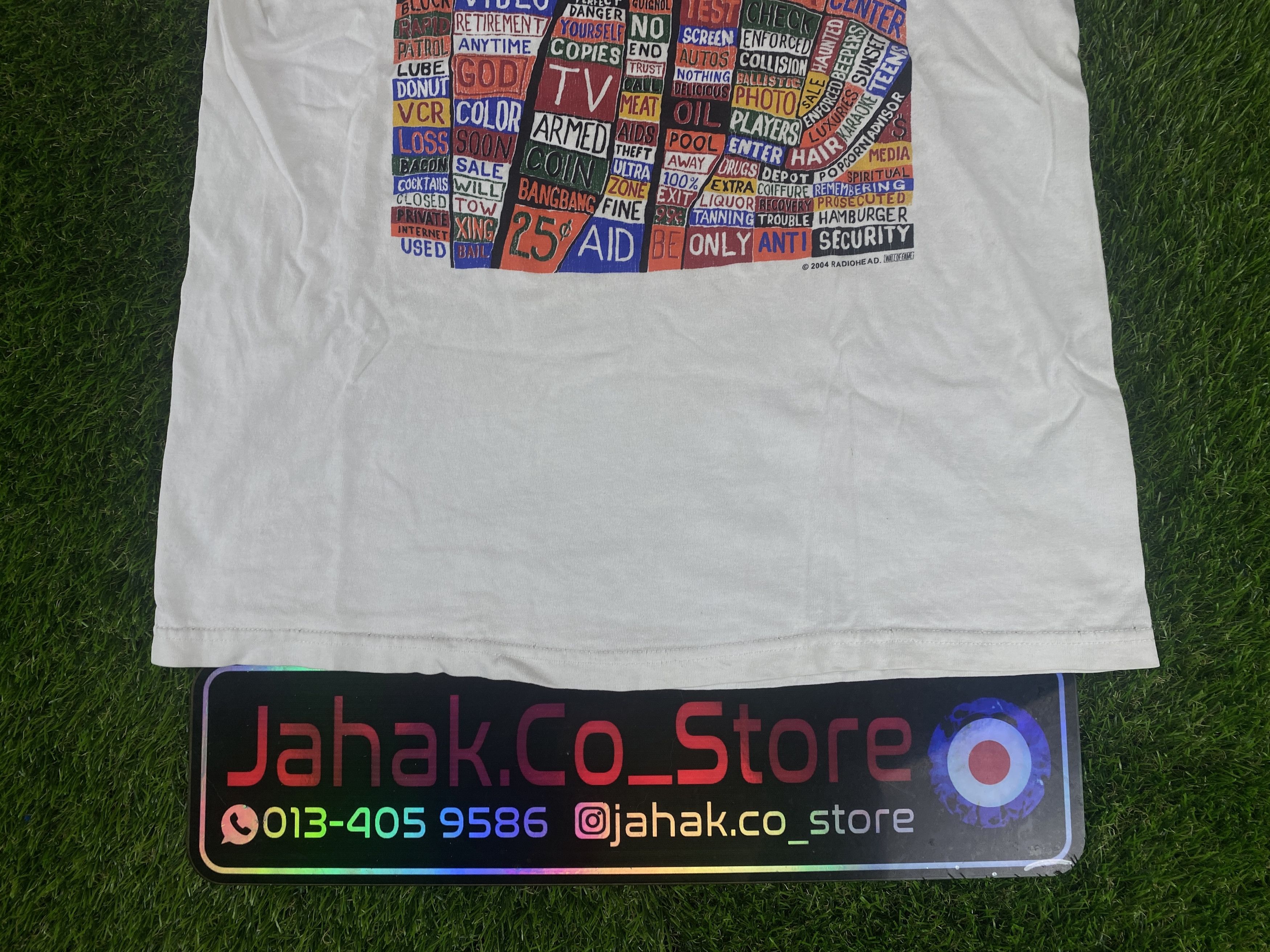 Band Tees Radiohead Hail To The Thief Tshirt (T133) Size US S / EU 44-46 / 1 - 3 Thumbnail