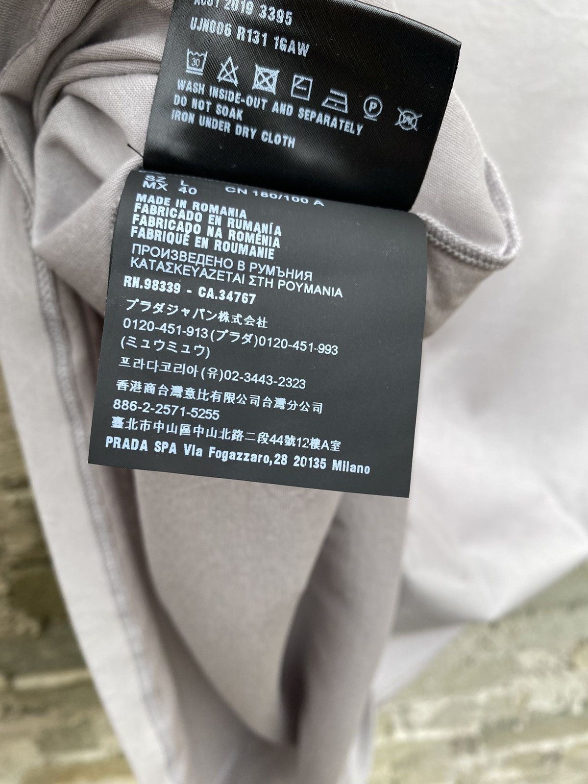 Prada Silver Black Tab Pocket Tee Size US L / EU 52-54 / 3 - 9 Thumbnail