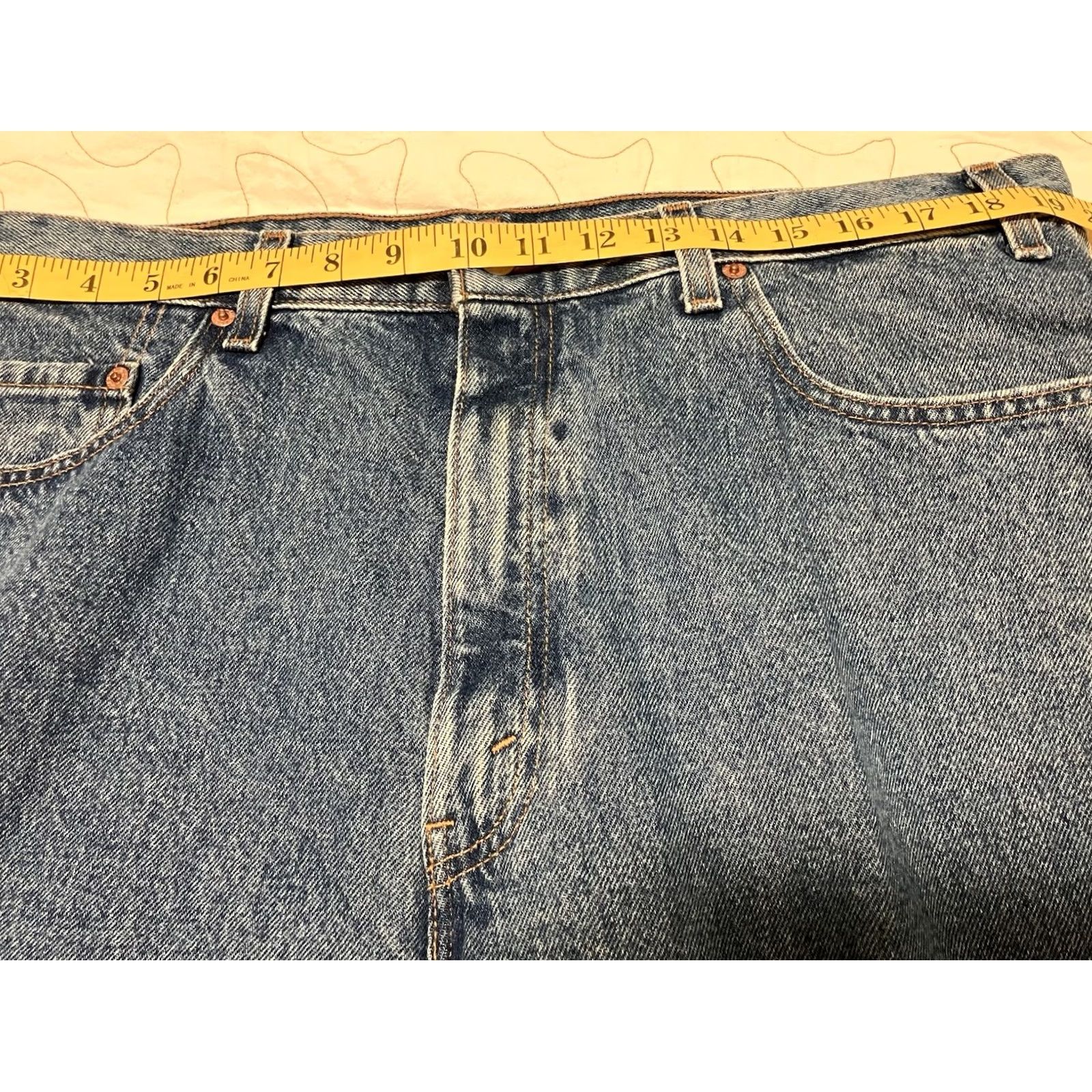 Levi's VINTAGE Levi's 550 Jeans Mens 38x30 Relaxed Tapered 5-Pocket Denim Blue Distressed Logo USA 90s Red Tab Men's Jeans Size US 38 / EU 54 - 5 Thumbnail