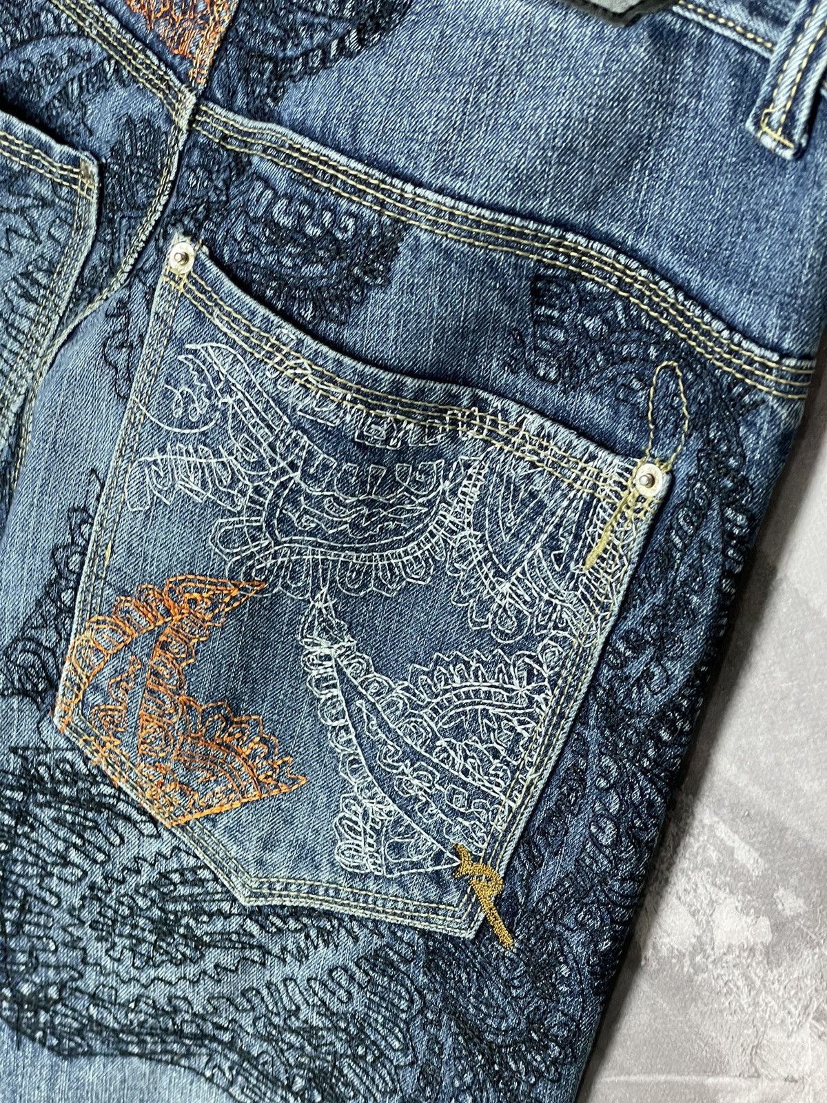 Japanese Brand × Vintage Crazy vintage Y2K baggy embroidered Rocawear denim jeans Size US 34 / EU 50 - 7 Thumbnail