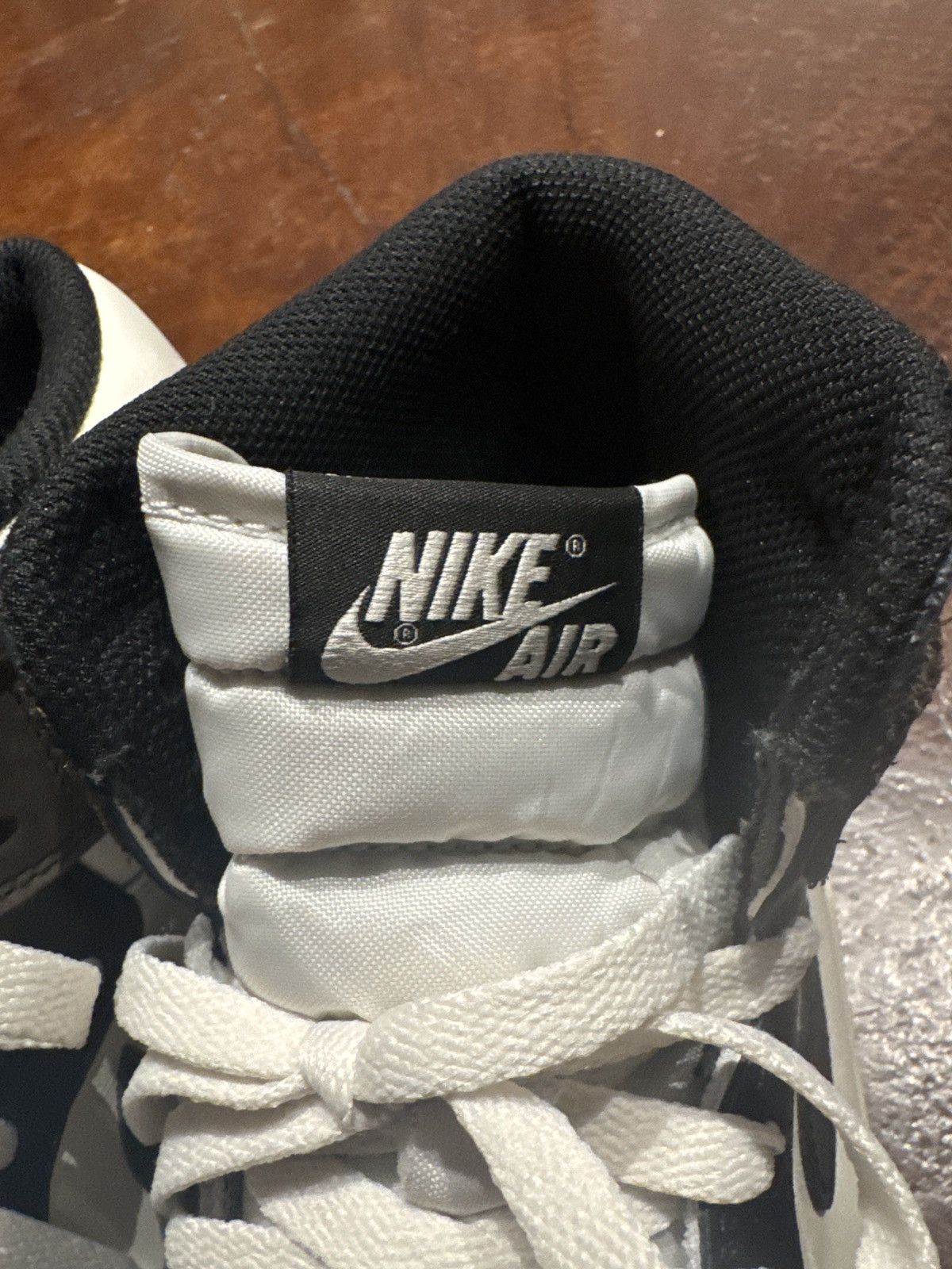 Jordan Brand Jordan 1 Mocha Size US 10 / EU 43 - 12 Thumbnail