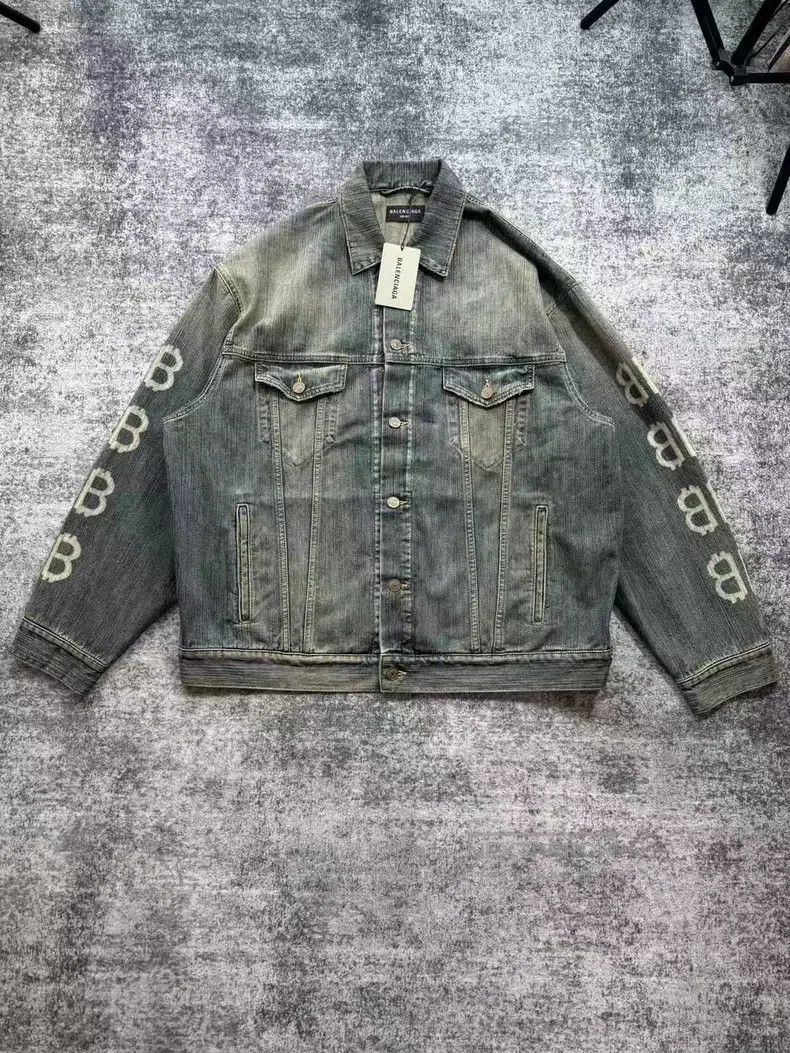 Balenciaga Balenciaga Mud-Dyed Destroyed Double B Bitcoin Denim Jacke Size US S / EU 44-46 / 1 - 1 Thumbnail