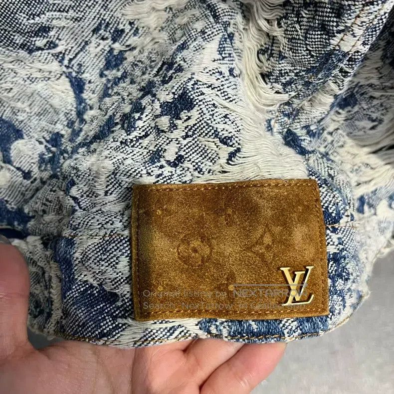 Louis Vuitton Louis Vuitton Blue plant and flower printed long-sleeve de Size US M / EU 48-50 / 2 - 4 Thumbnail
