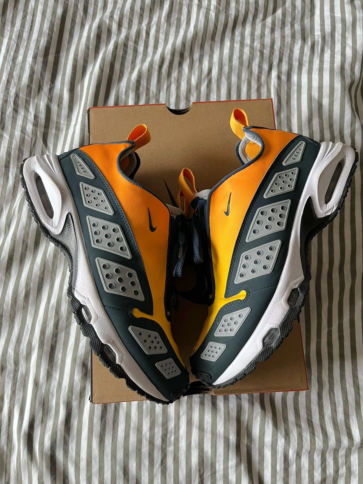 Nike Air Max Sunder Orange Size US 8 / EU 41 - 4 Thumbnail