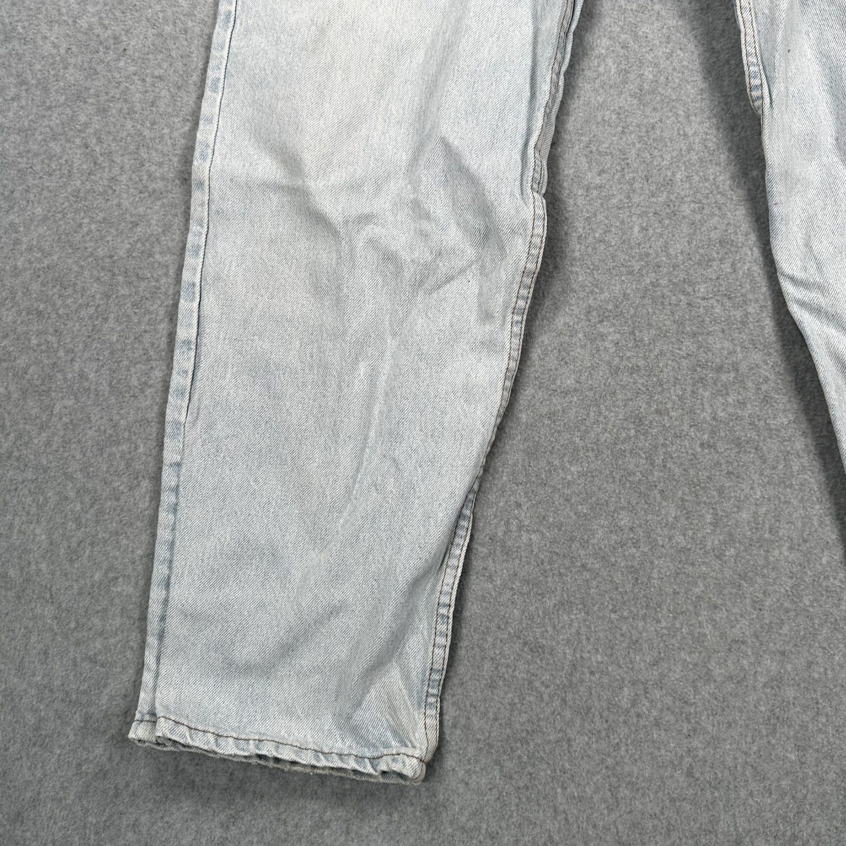 Levi's VINTAGE Levis 550 Jeans Mens 38x32 Light Wash Blue Relaxed Distressed Stained Grunge 90s Size US 38 / EU 54 - 7 Thumbnail