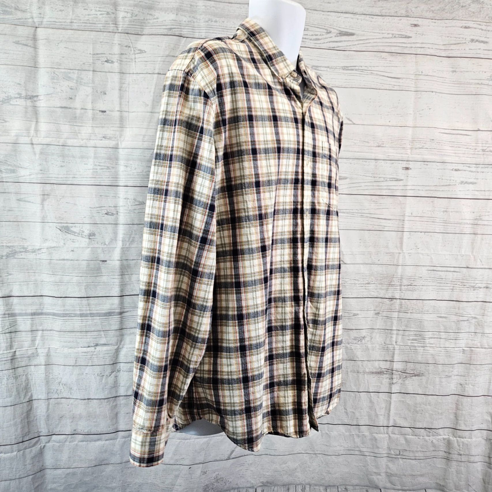 Eddie Bauer Eddie Bauer Mens Button Front Shirt Sz Large Black Red Plaid Cotton Long Sleeve Size US L / EU 52-54 / 3 - 3 Thumbnail